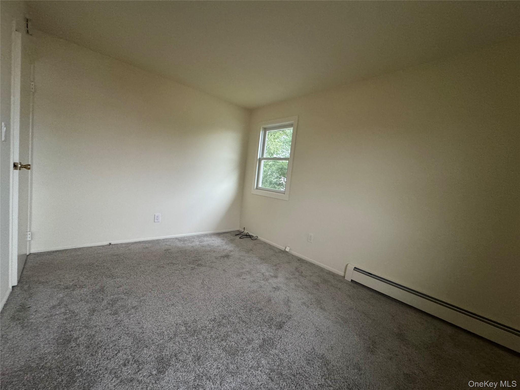 6 Tredwell Avenue, Syosset, NY 11791