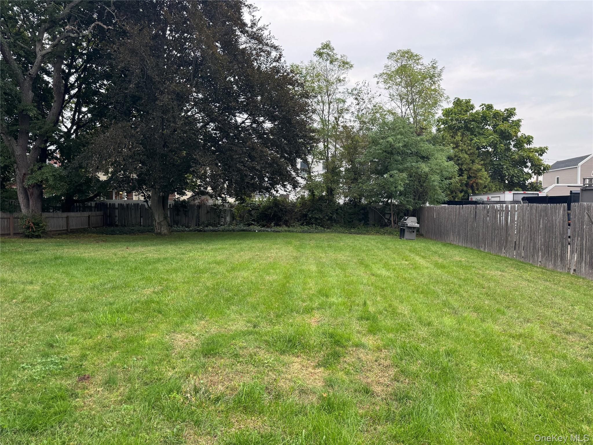 6 Tredwell Avenue, Syosset, NY 11791