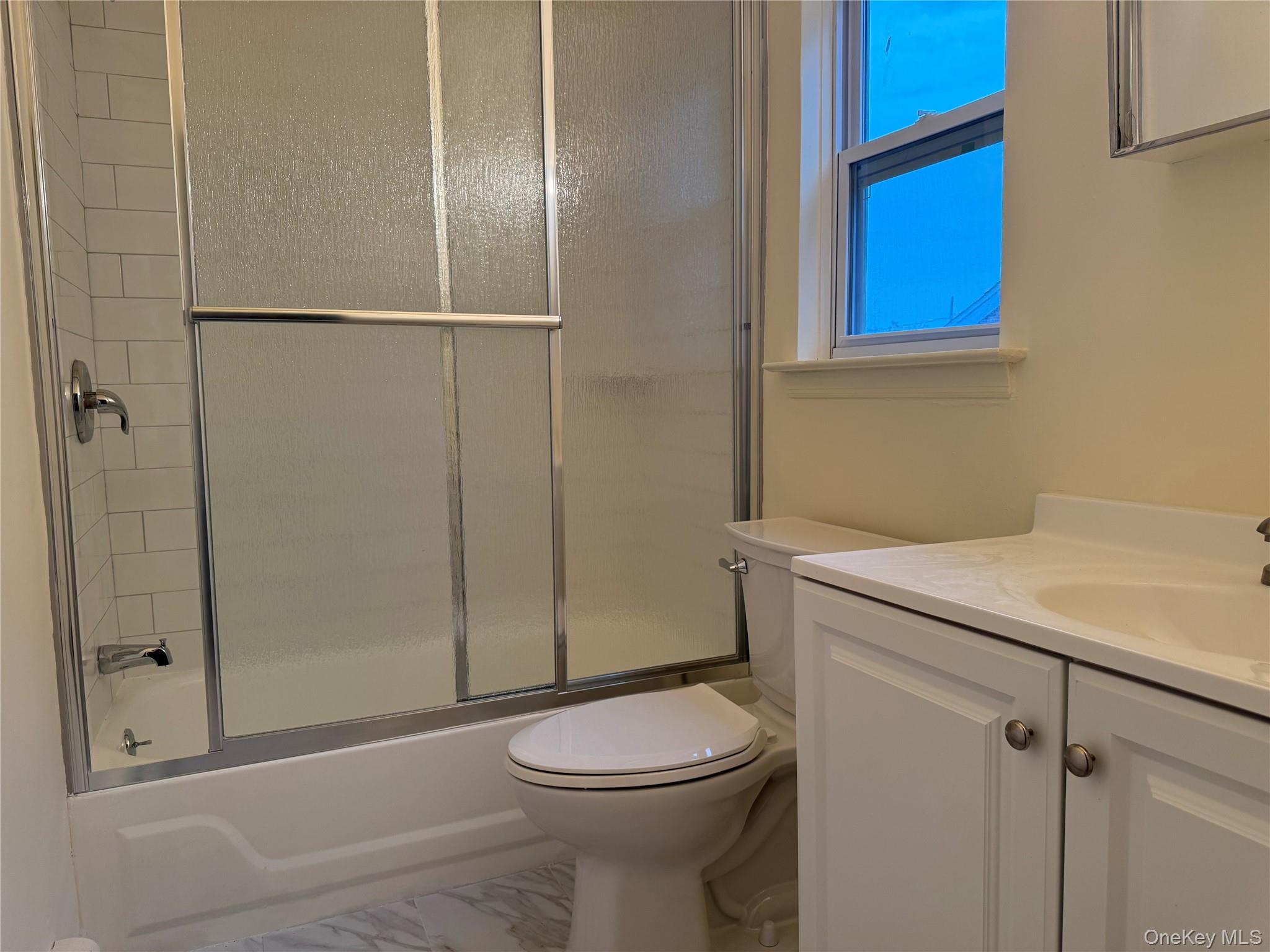 6 Tredwell Avenue, Syosset, NY 11791