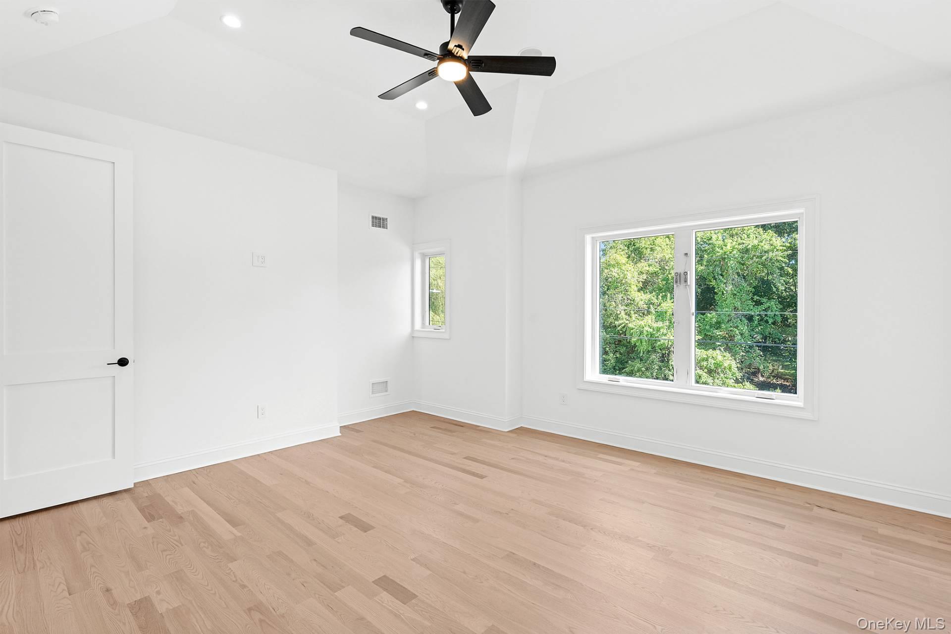 1900 Gillette Drive, East Marion, NY 11939