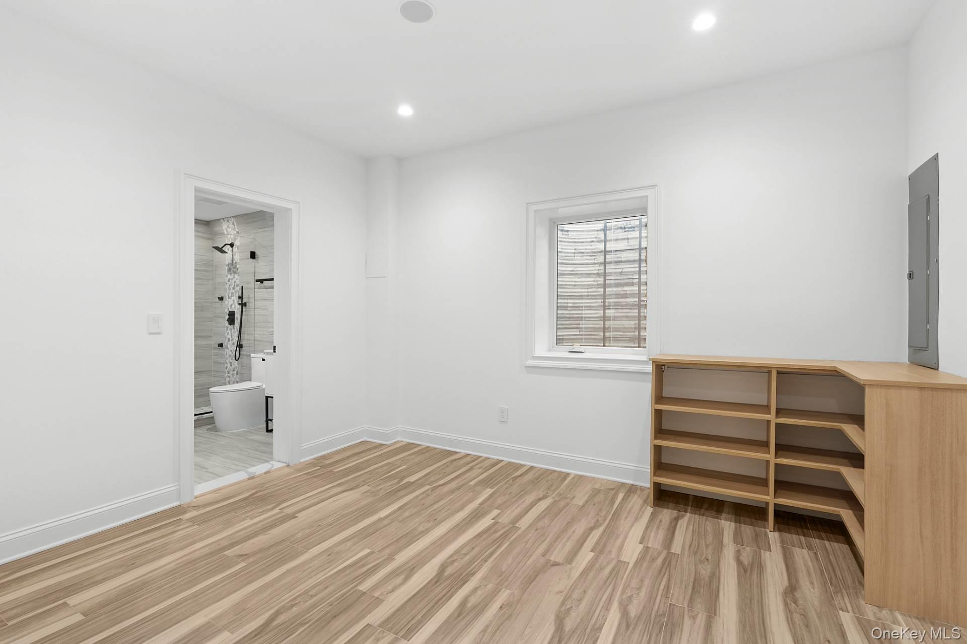 1900 Gillette Drive, East Marion, NY 11939