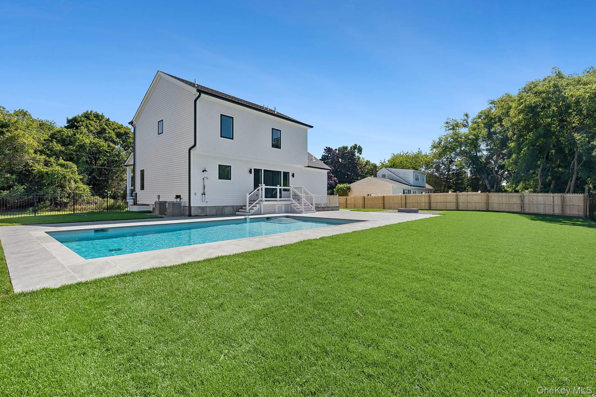 1900 Gillette Drive, East Marion, NY 11939