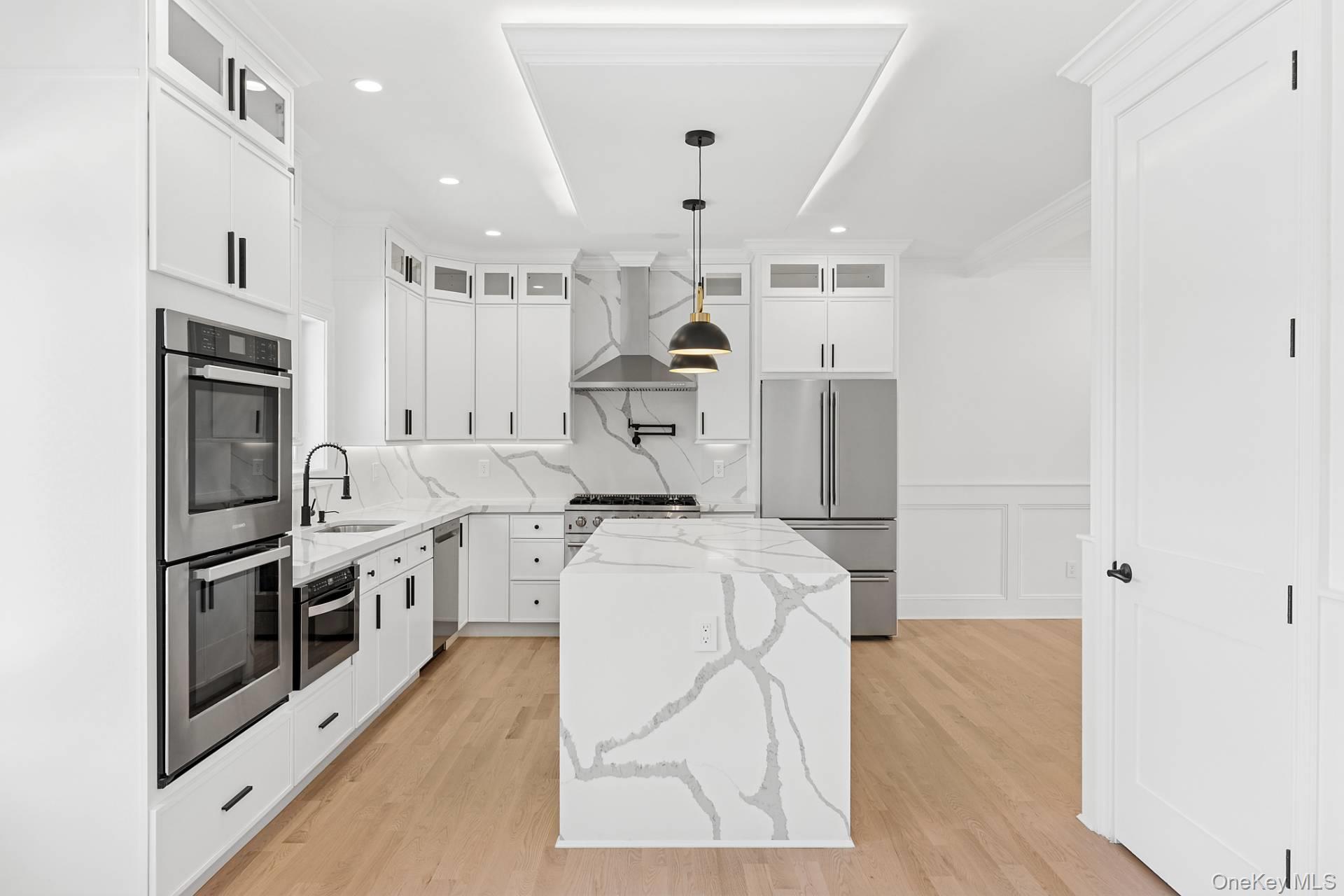 1900 Gillette Drive, East Marion, NY 11939