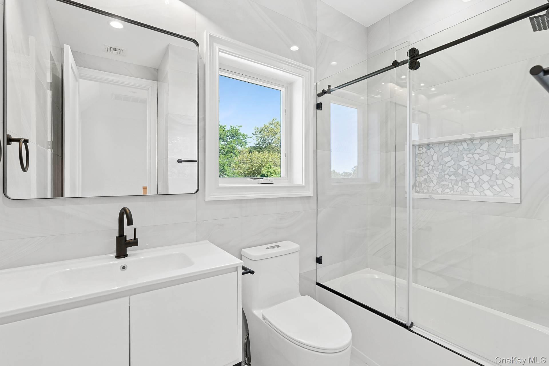 1900 Gillette Drive, East Marion, NY 11939