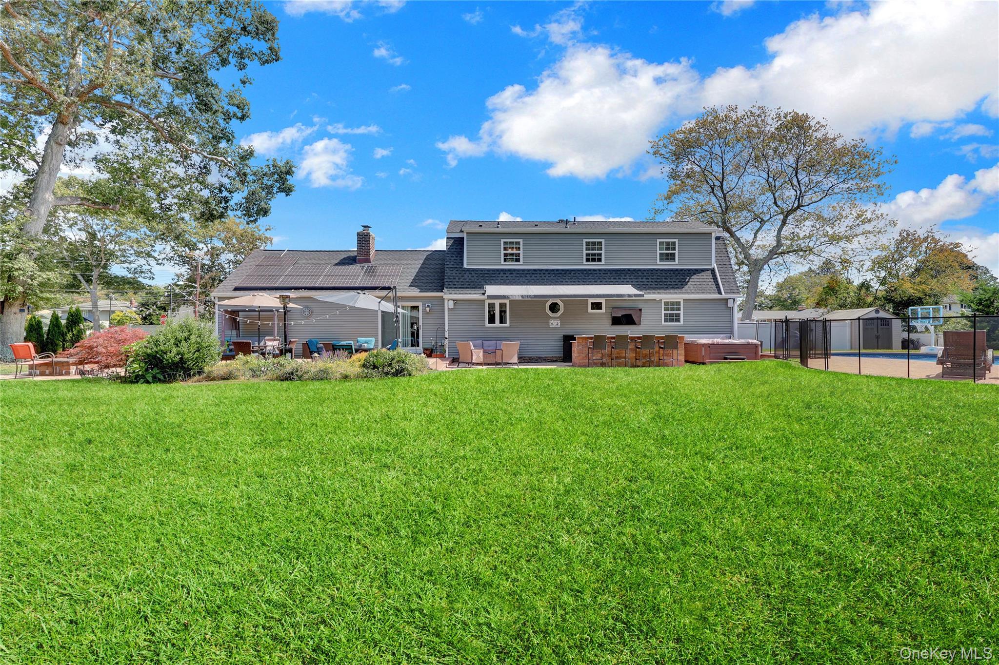 40 Bayview Drive, Oakdale, NY 11769