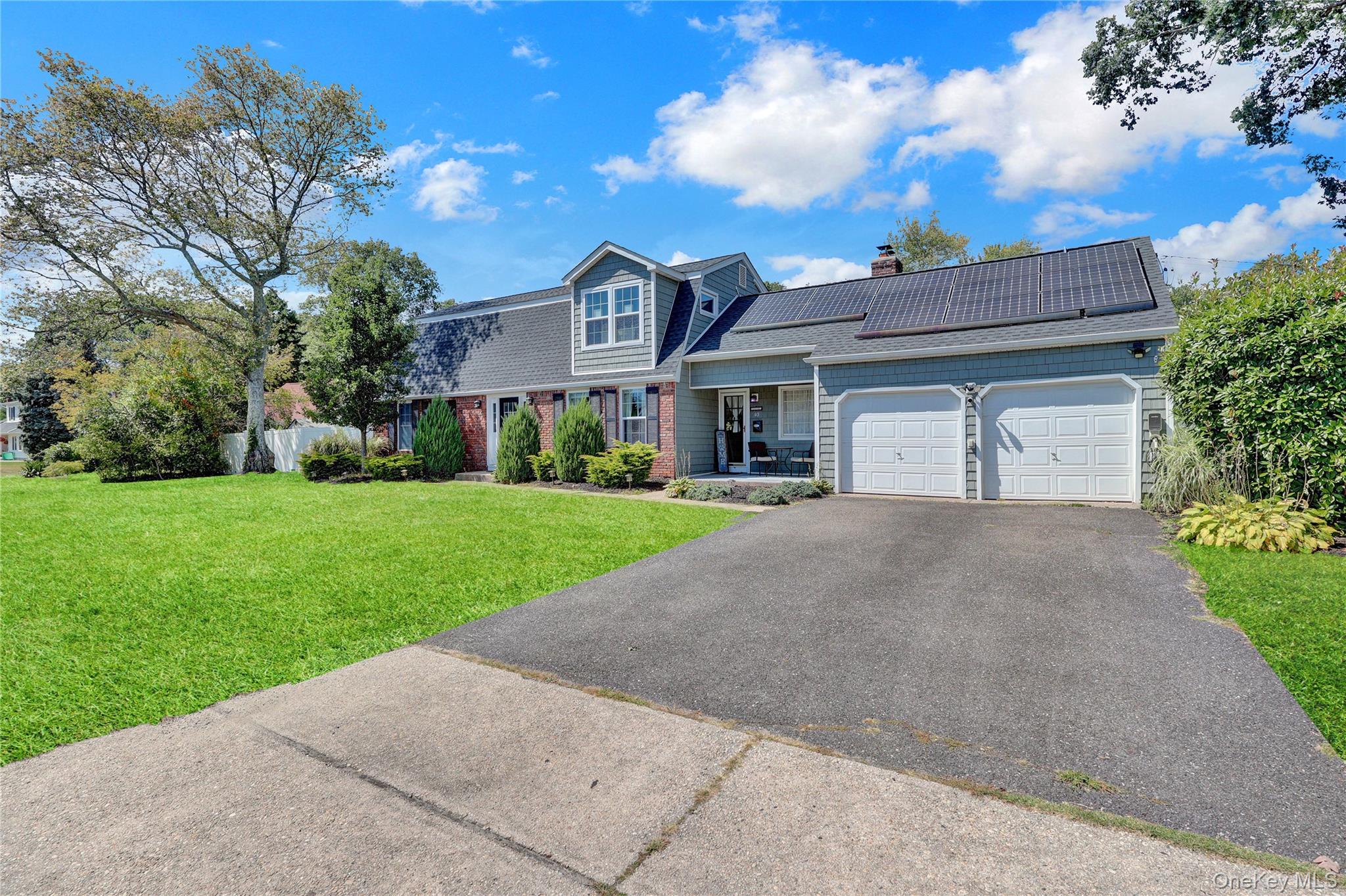 40 Bayview Drive, Oakdale, NY 11769