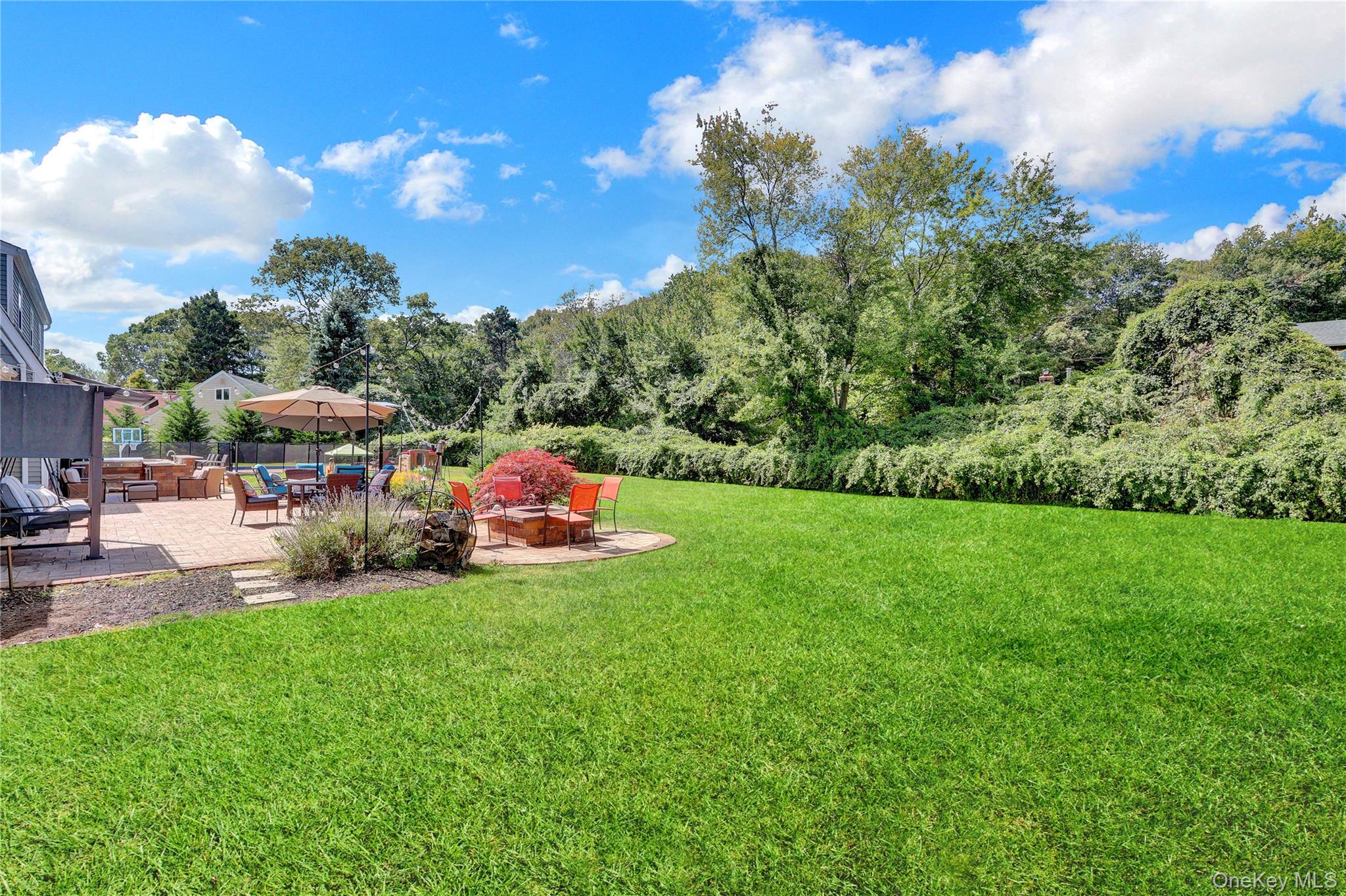 40 Bayview Drive, Oakdale, NY 11769