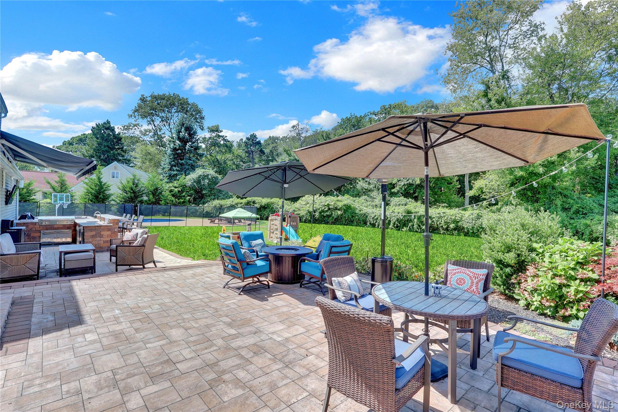 40 Bayview Drive, Oakdale, NY 11769