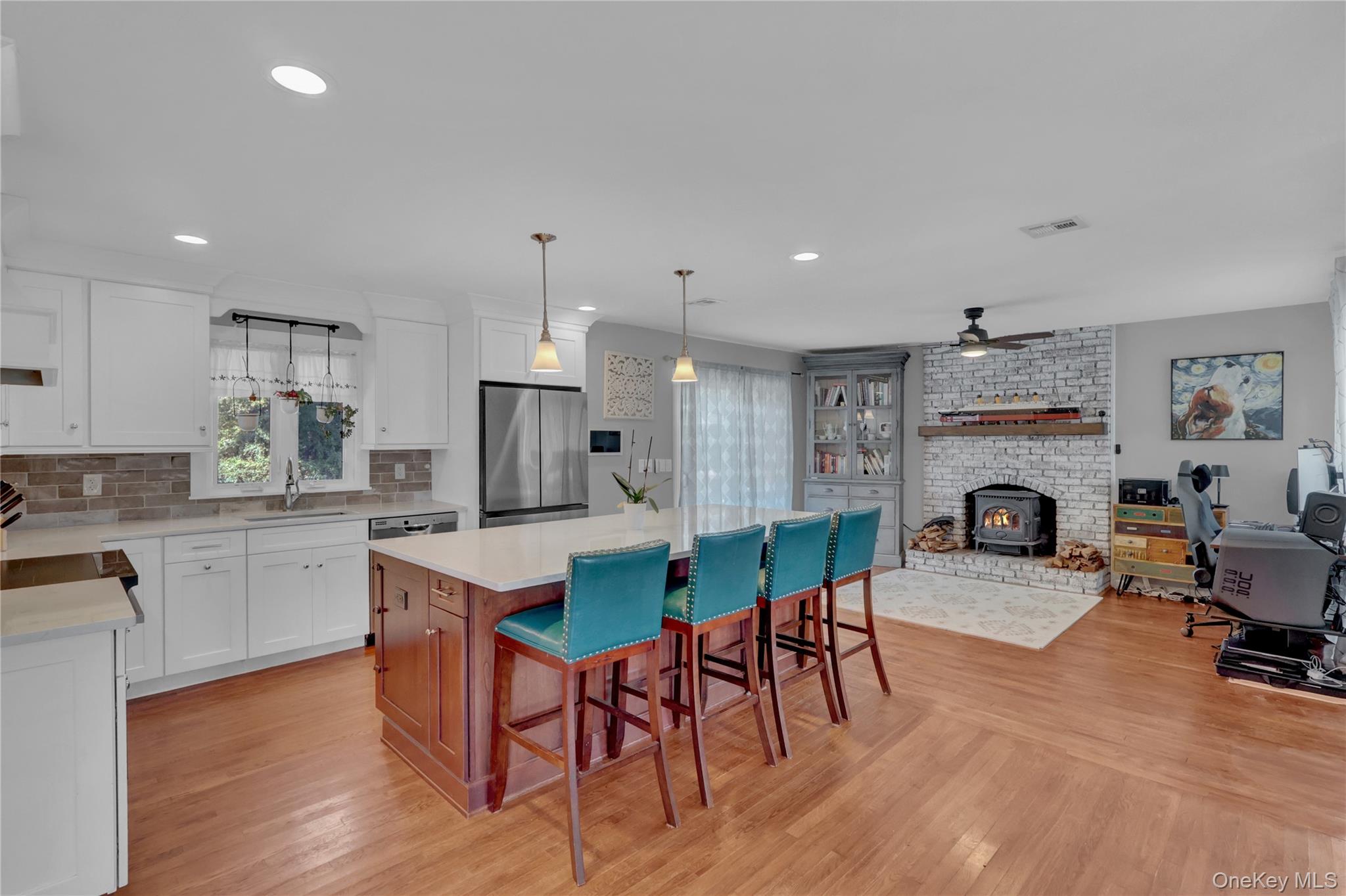 40 Bayview Drive, Oakdale, NY 11769