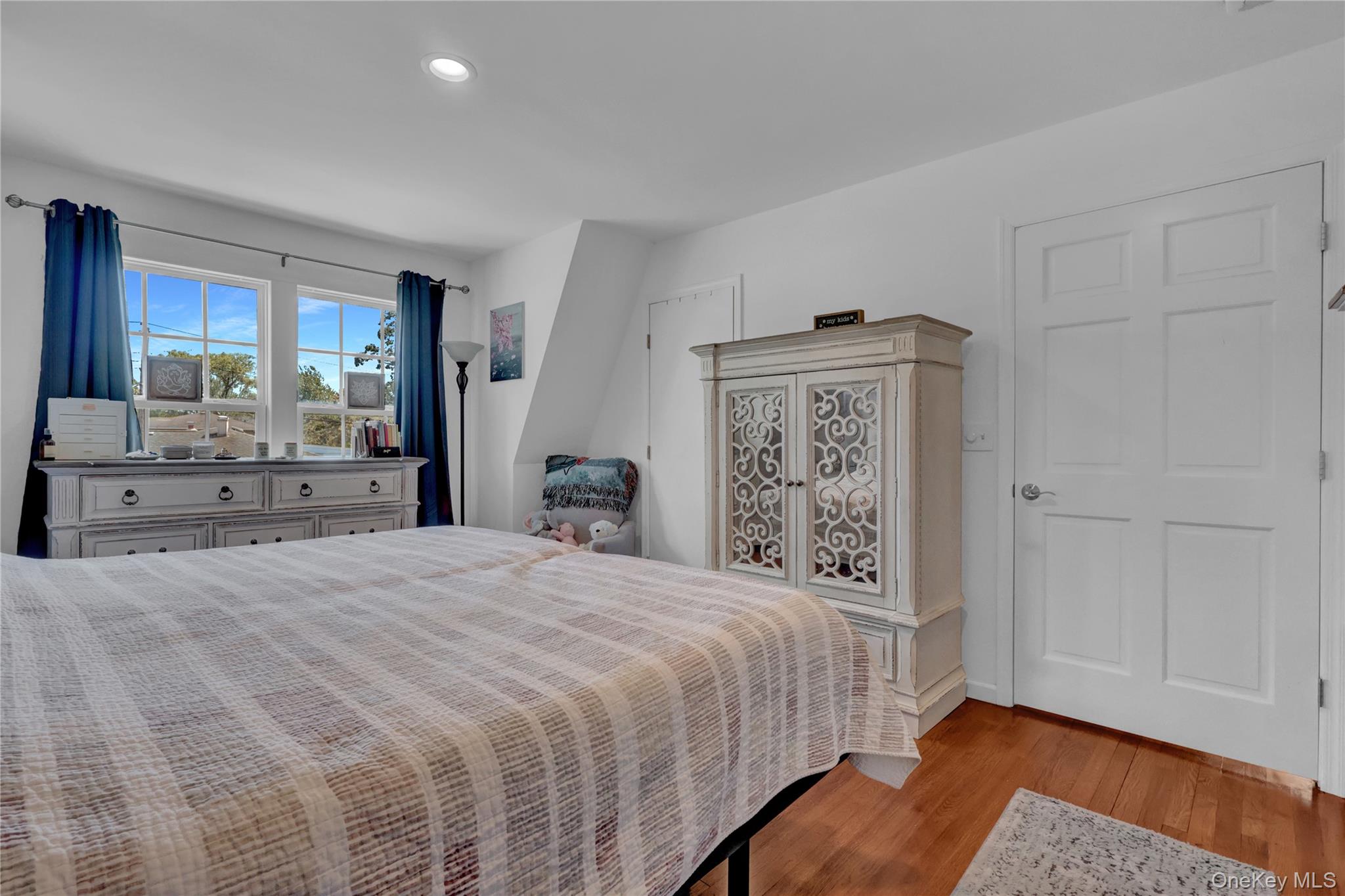 40 Bayview Drive, Oakdale, NY 11769