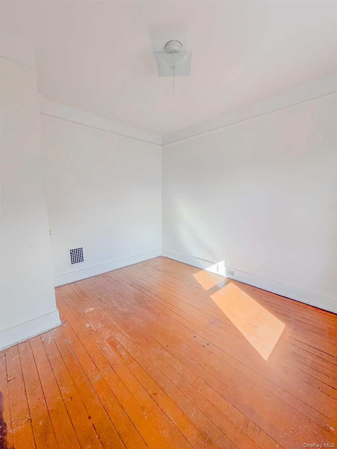 11 Third, Kingston, NY 12401