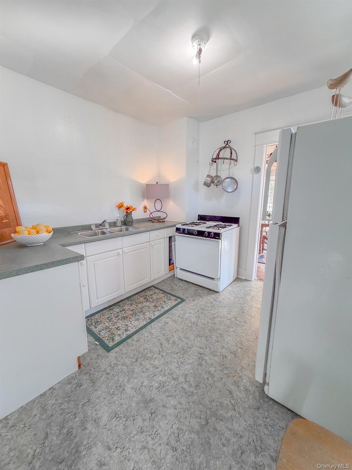 11 Third, Kingston, NY 12401