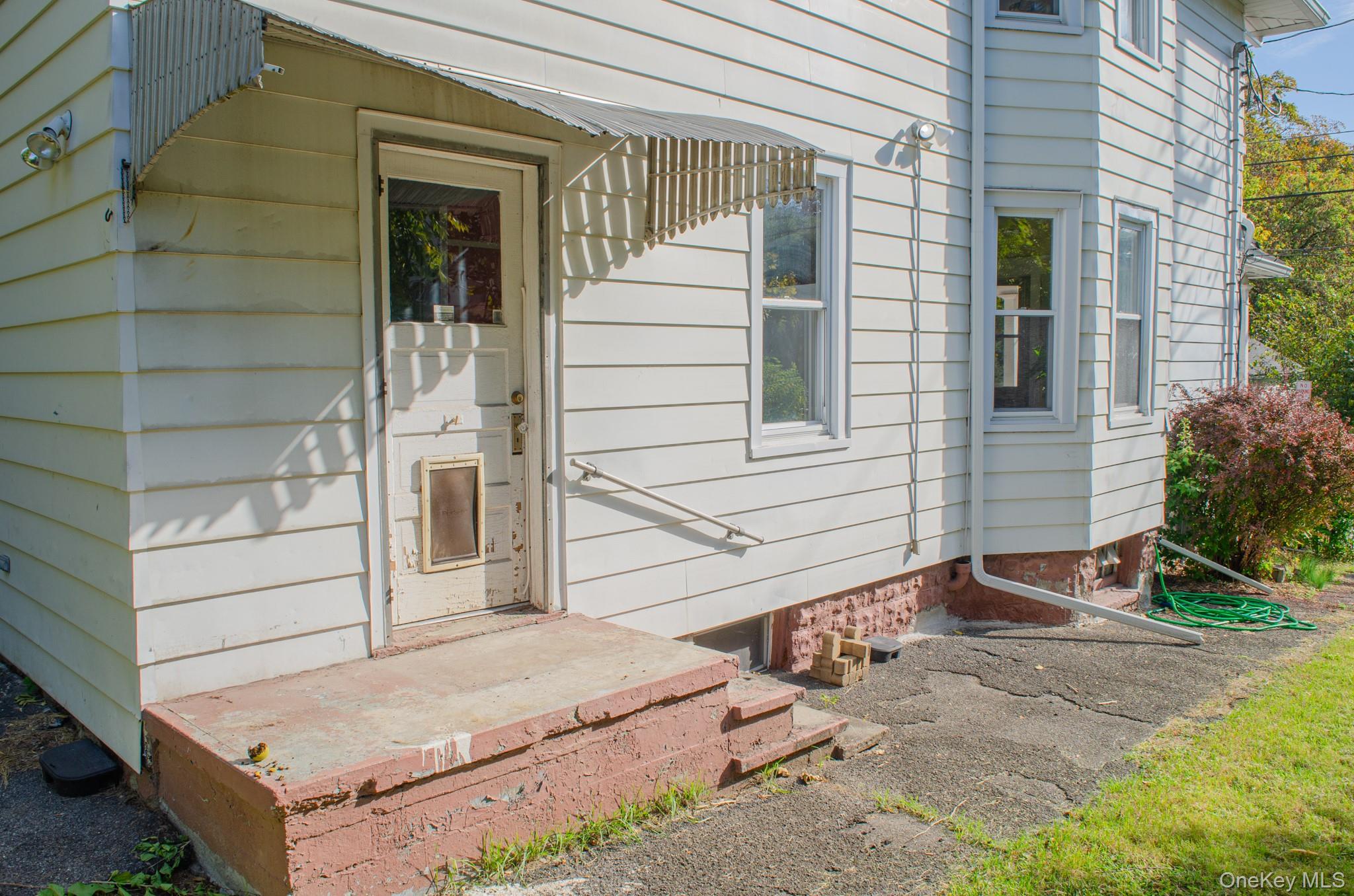 11 Third, Kingston, NY 12401