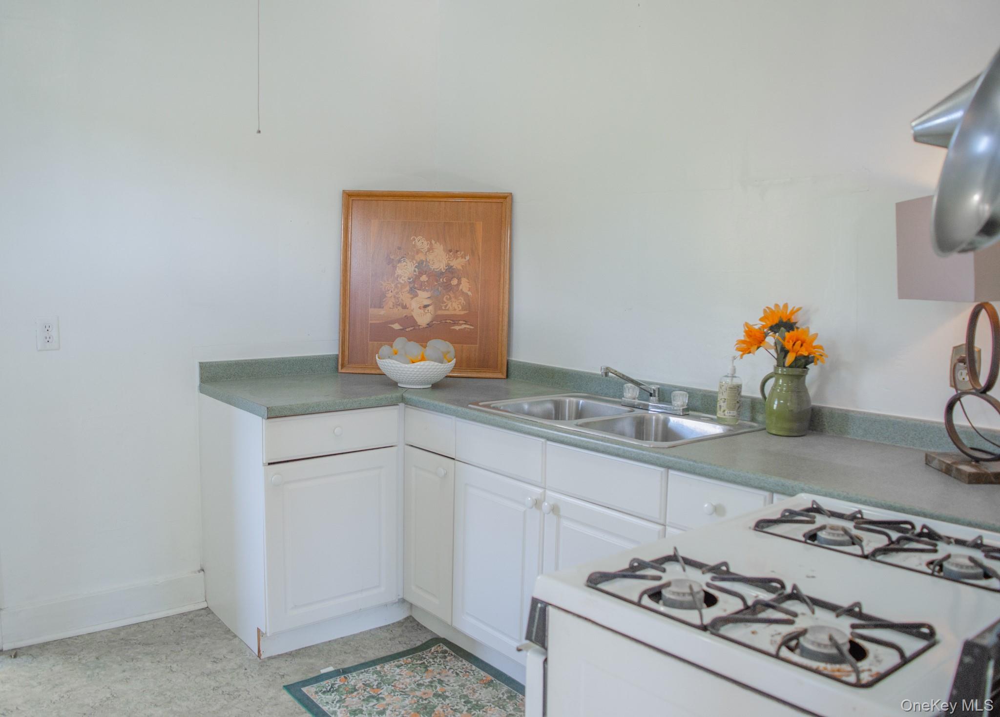 11 Third, Kingston, NY 12401