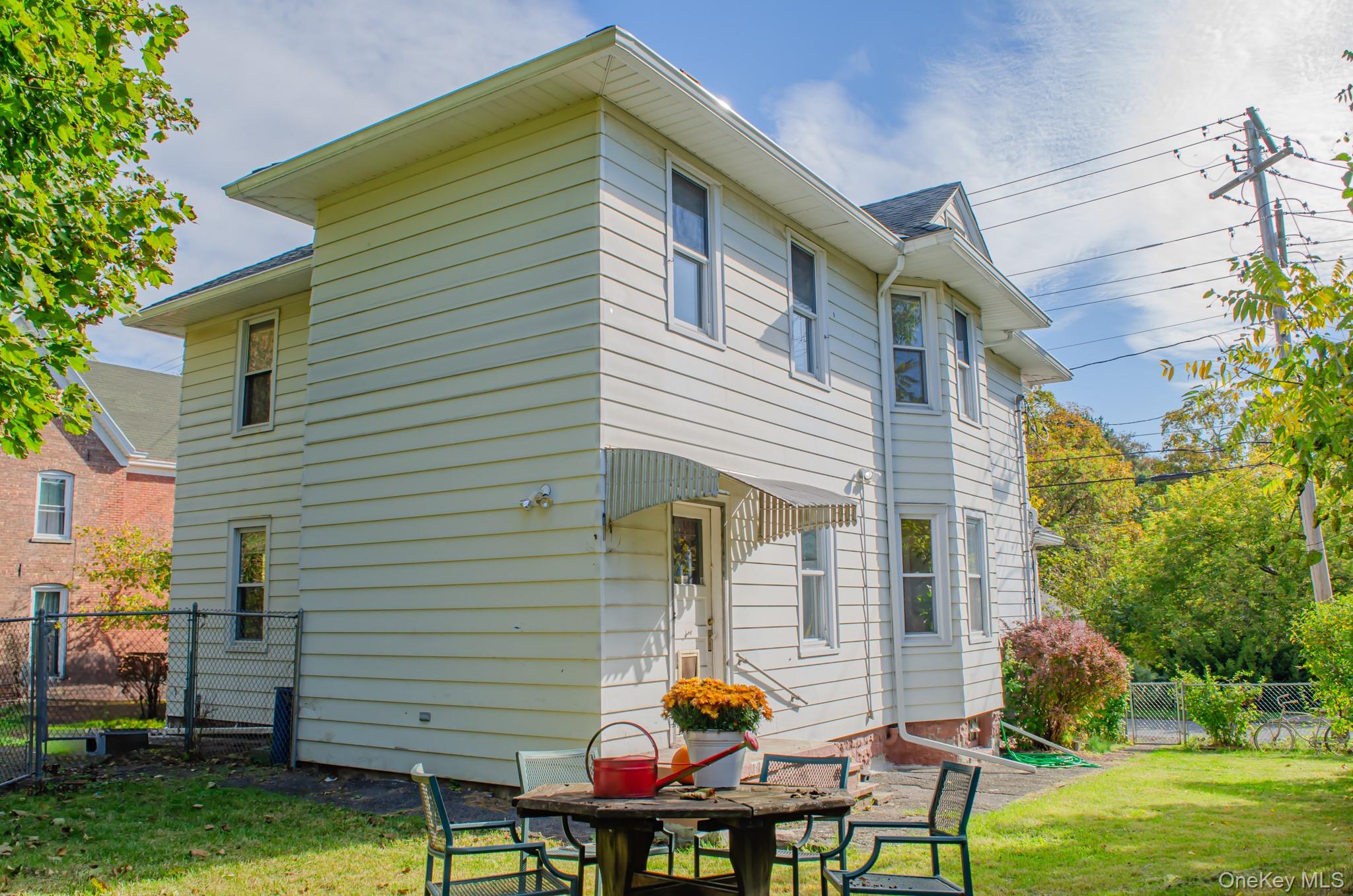 11 Third, Kingston, NY 12401