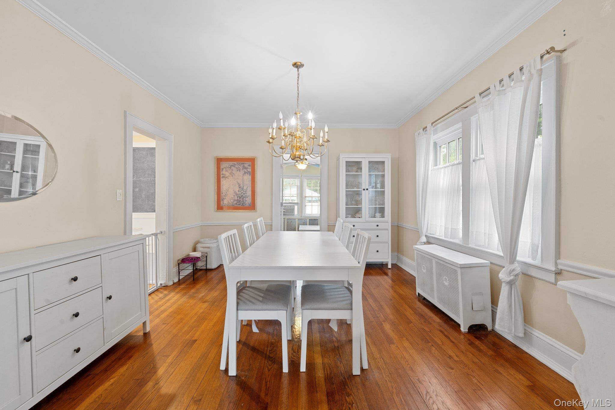 206 Brower Avenue, Rockville Centre, NY 11570