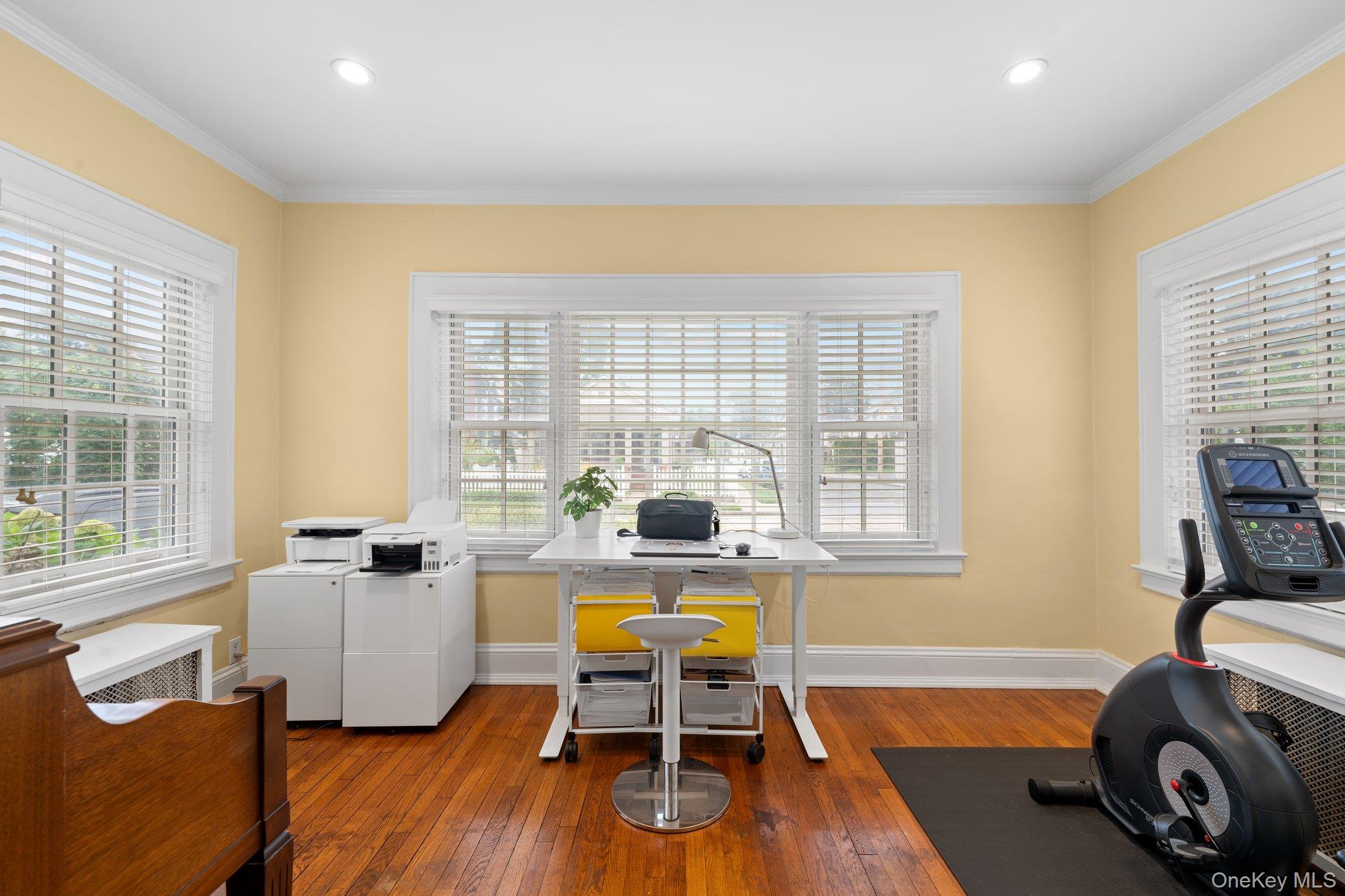 206 Brower Avenue, Rockville Centre, NY 11570