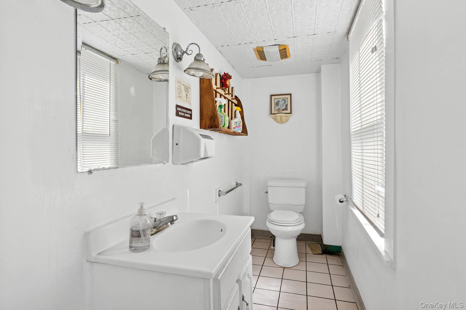 55700 Route 25, Southold, NY 11971