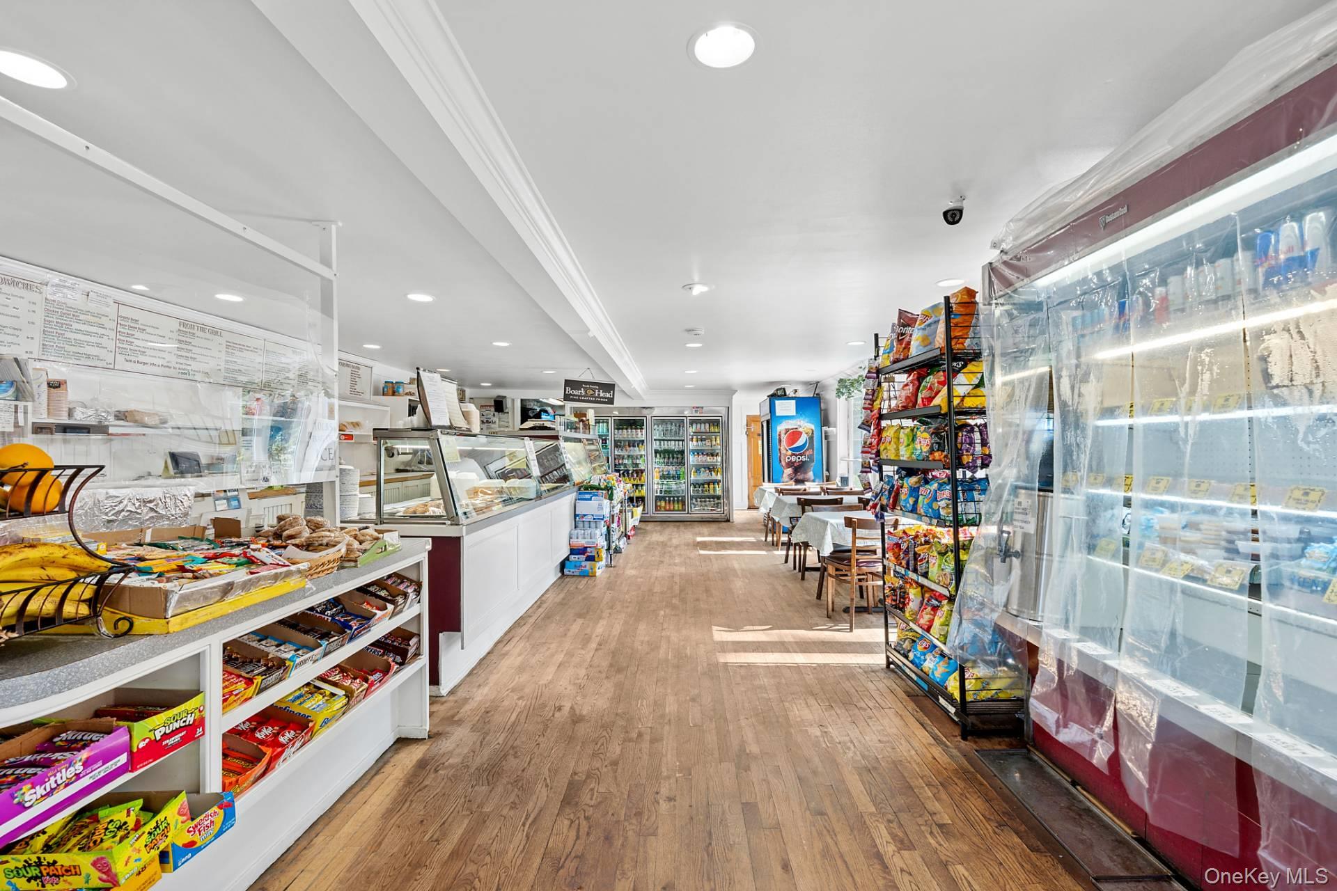 55700 Route 25, Southold, NY 11971