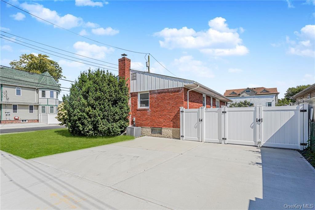 44 Finley Avenue, Staten Island, NY 10306