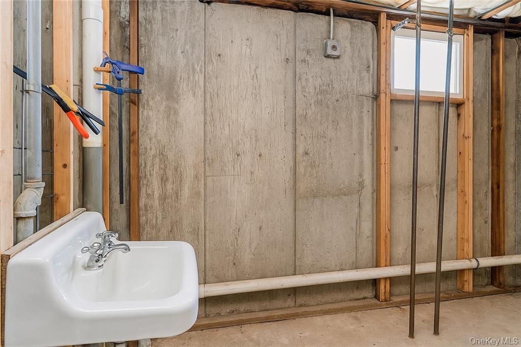 44 Finley Avenue, Staten Island, NY 10306