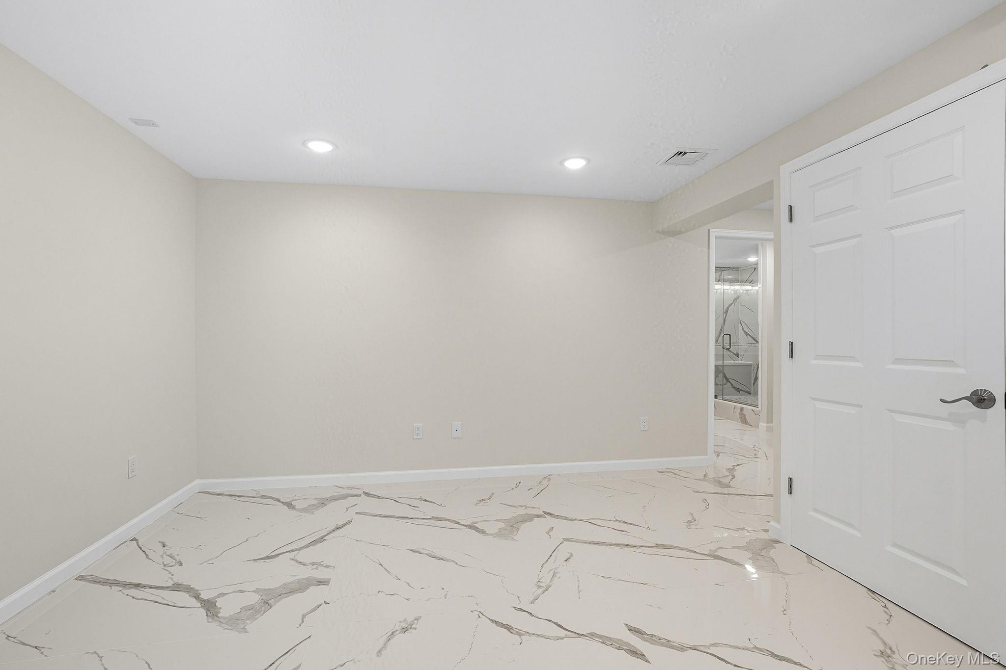 30 Red Hawk Lane, Poughkeepsie, NY 12601