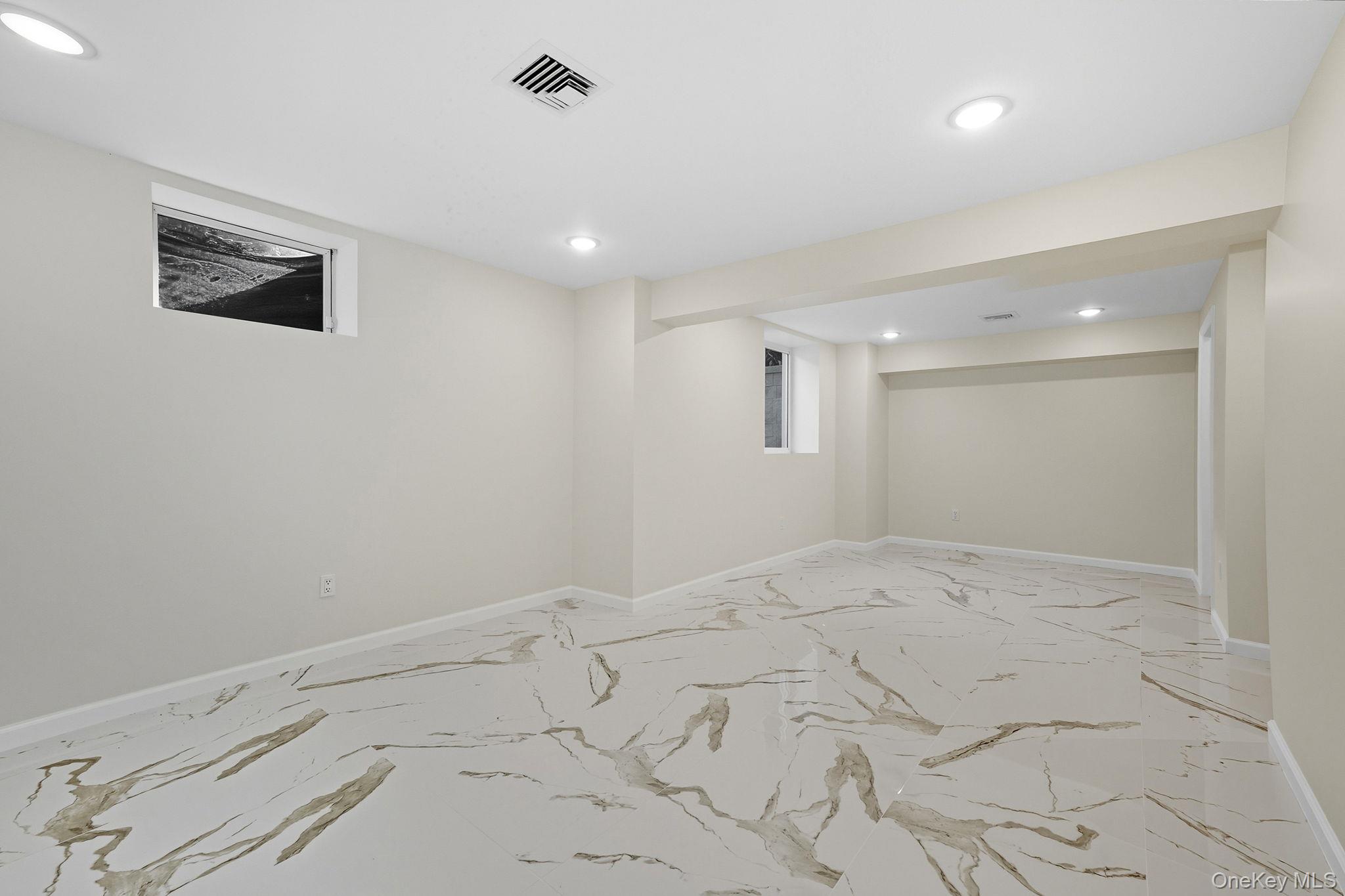 30 Red Hawk Lane, Poughkeepsie, NY 12601