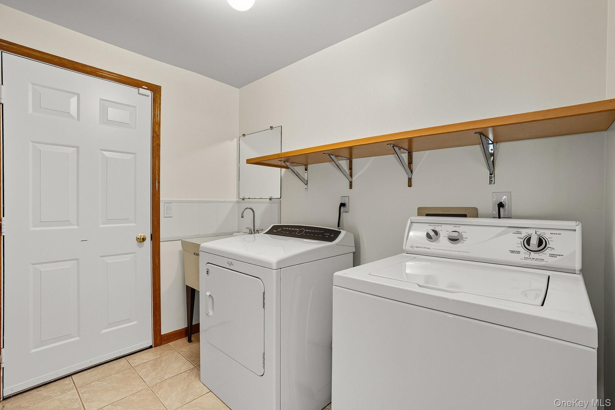 30 Red Hawk Lane, Poughkeepsie, NY 12601