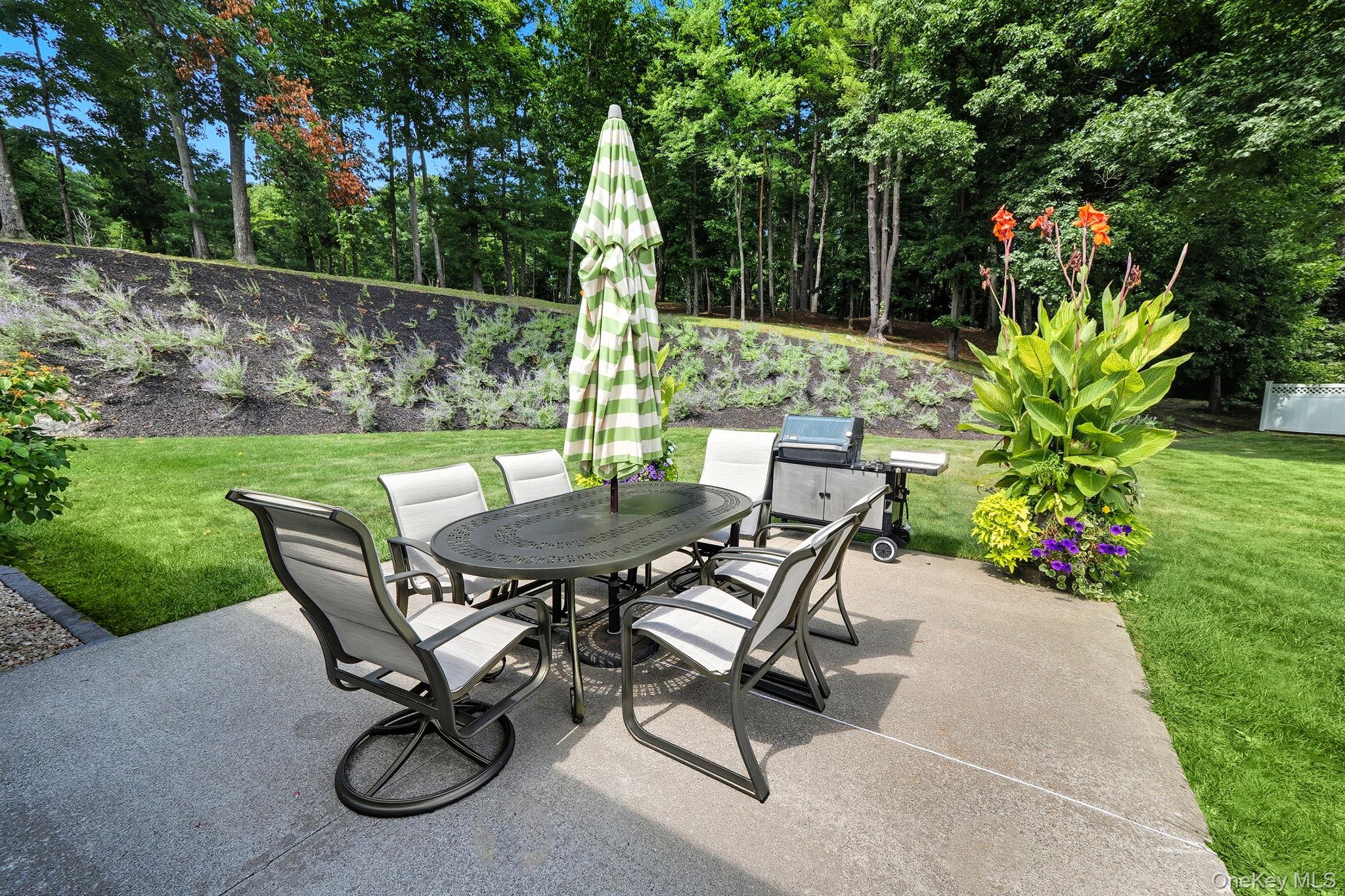 30 Red Hawk Lane, Poughkeepsie, NY 12601