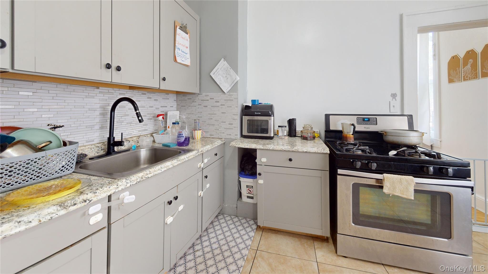 209 Lincoln Avenue, Yonkers, NY 10704