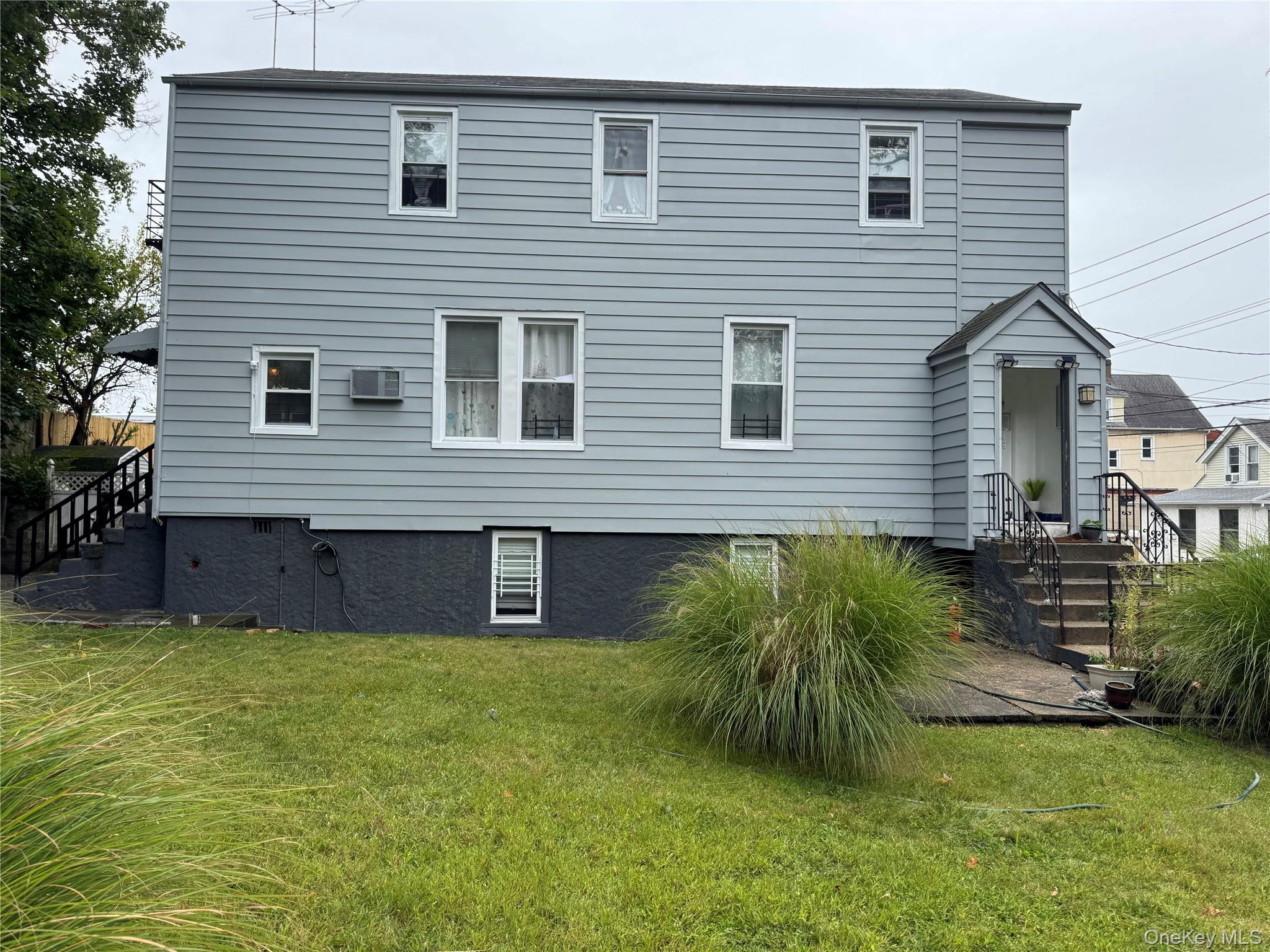 209 Lincoln Avenue, Yonkers, NY 10704