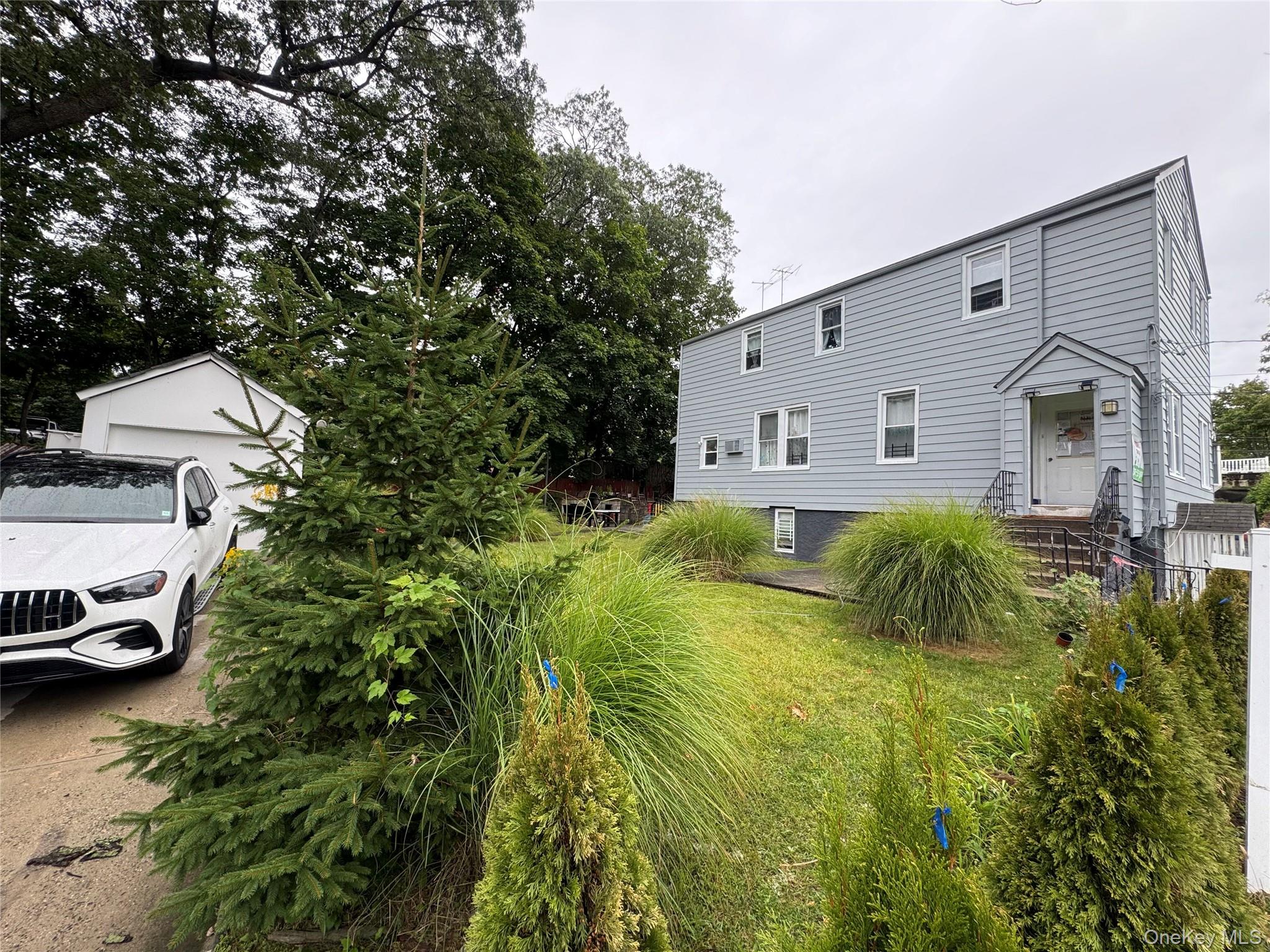 209 Lincoln Avenue, Yonkers, NY 10704