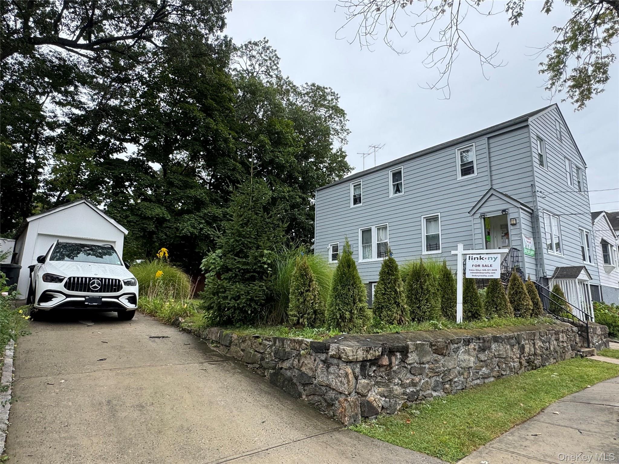 209 Lincoln Avenue, Yonkers, NY 10704