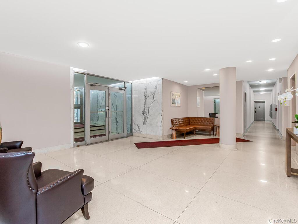 525 W 236th. Street # 6H, Bronx, NY 10463