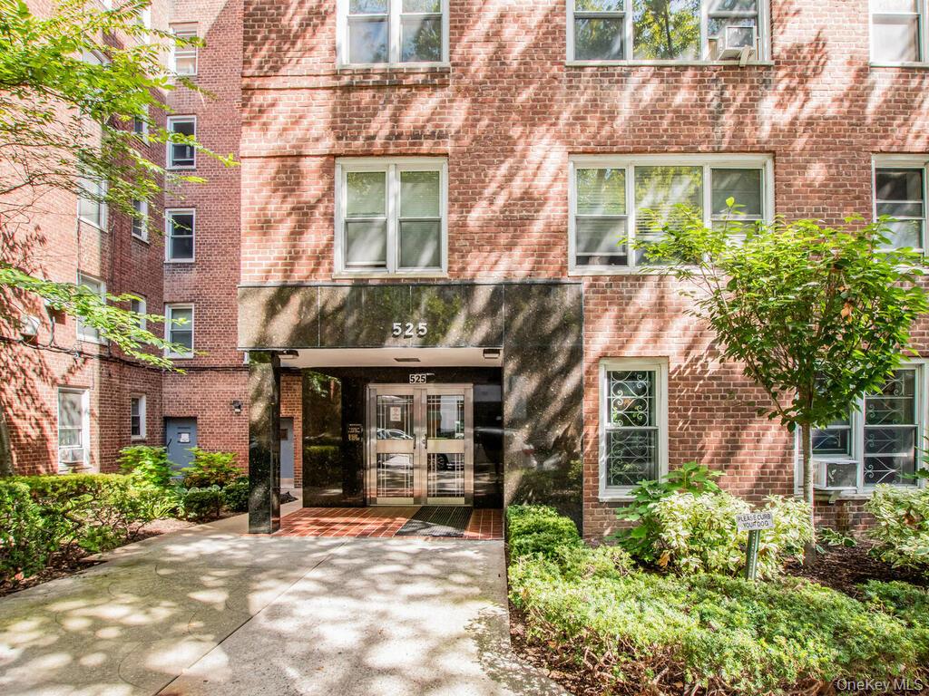 525 W 236th. Street # 6H, Bronx, NY 10463