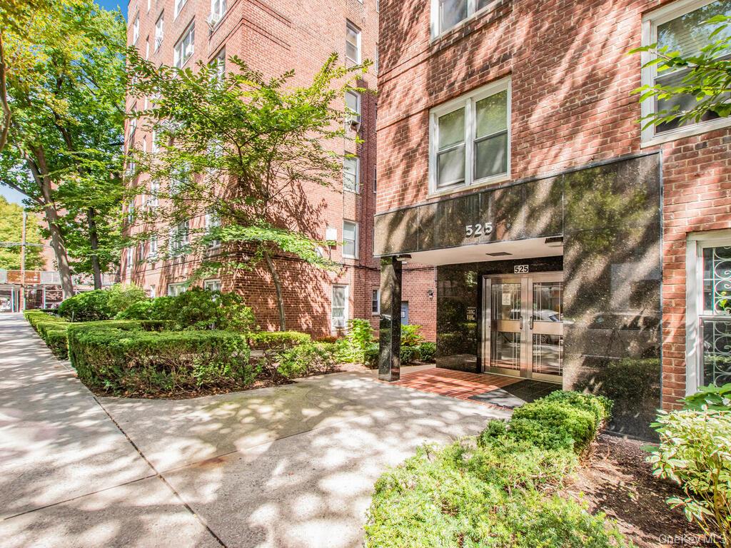 525 W 236th. Street # 6H, Bronx, NY 10463