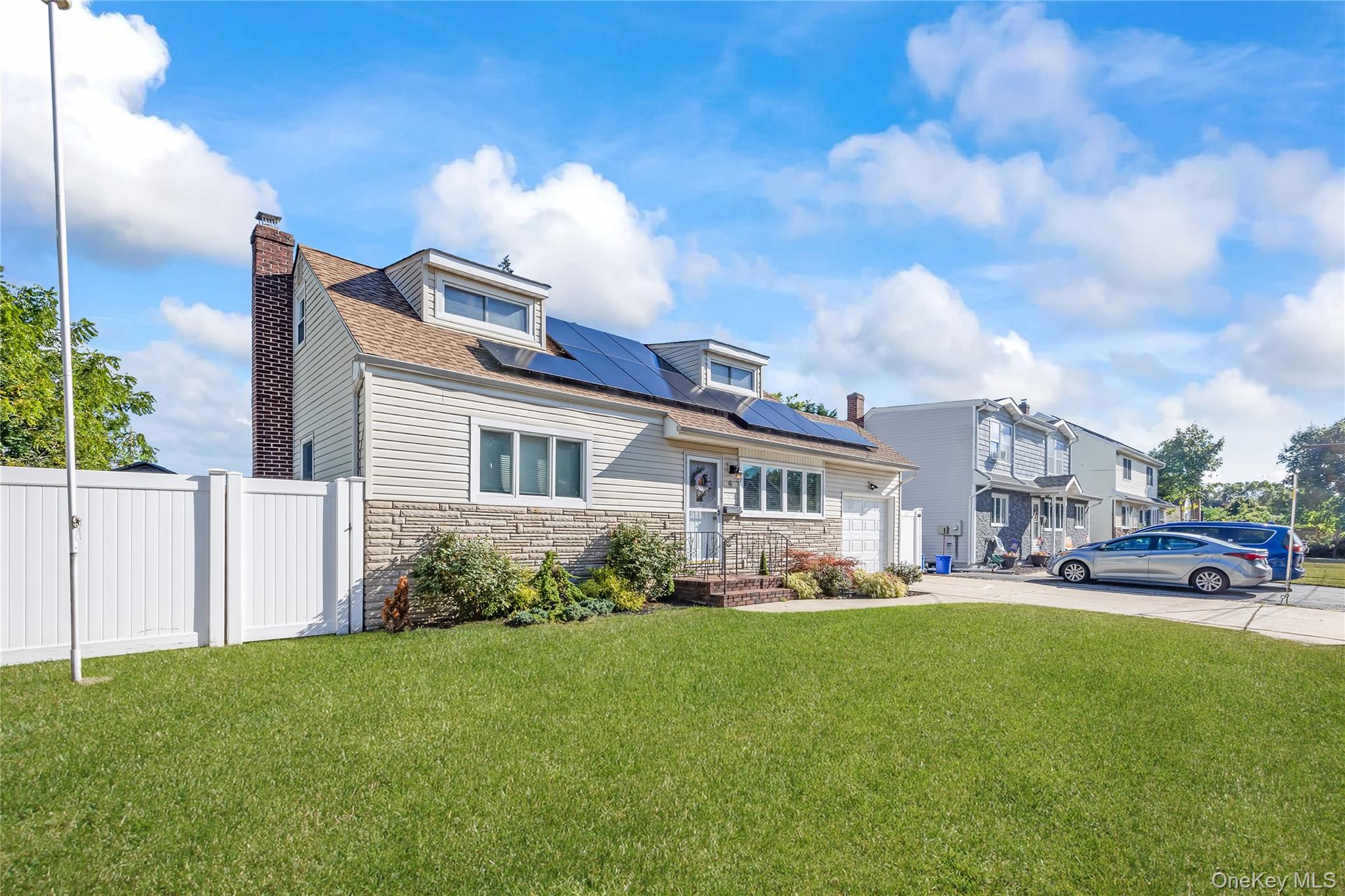 4 Lime Court, West Babylon, NY 11704