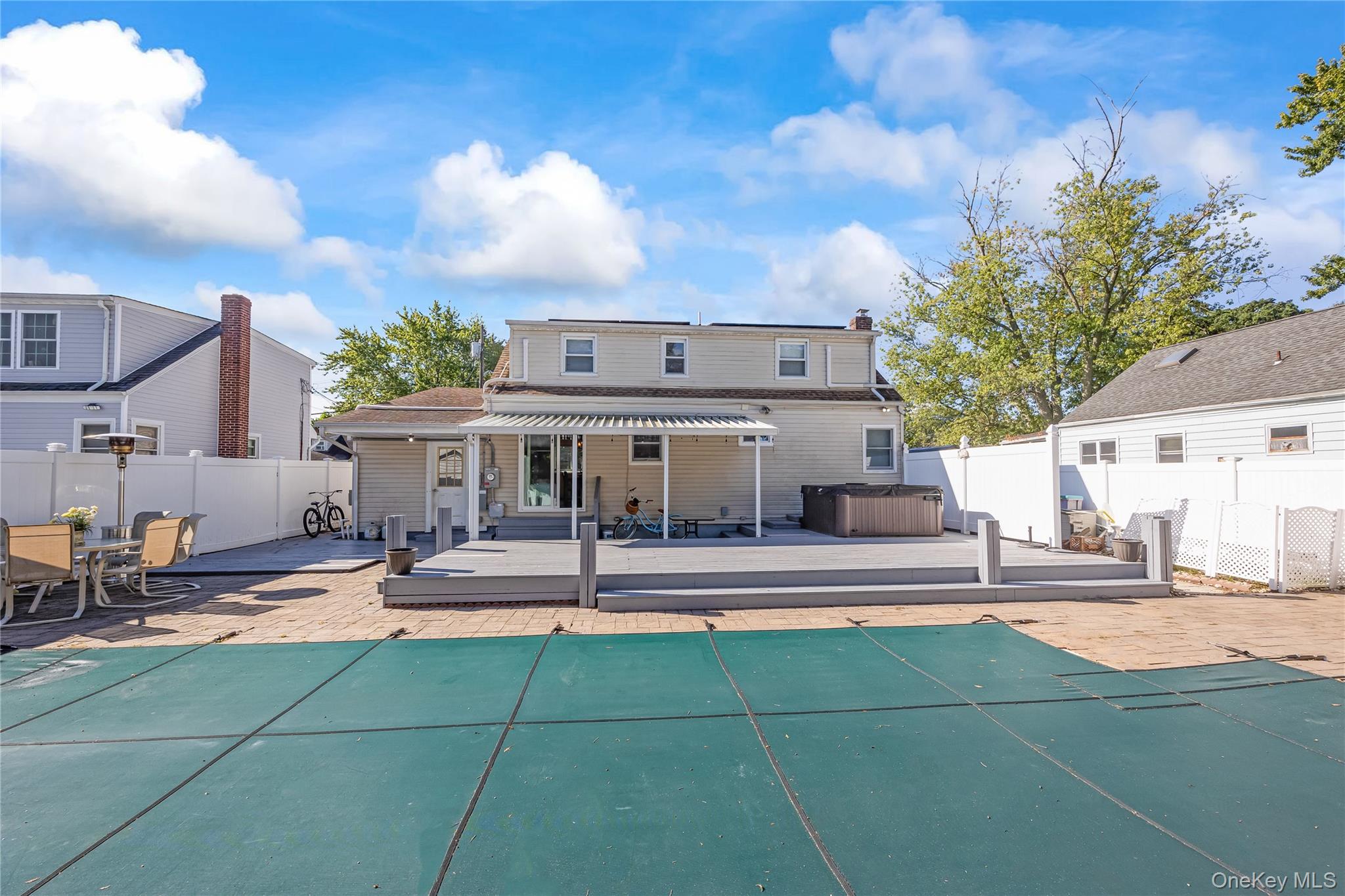 4 Lime Court, West Babylon, NY 11704