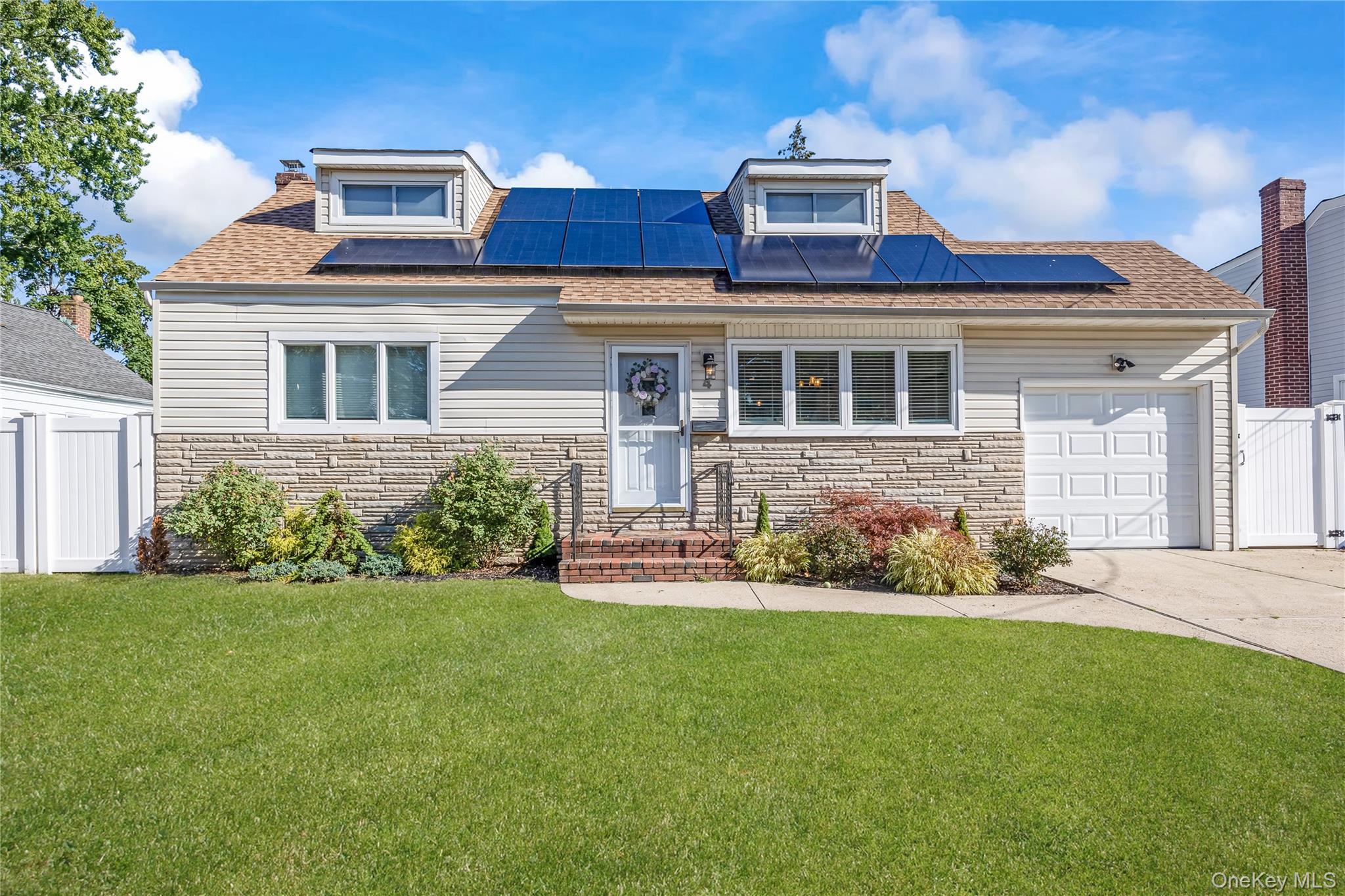 4 Lime Court, West Babylon, NY 11704