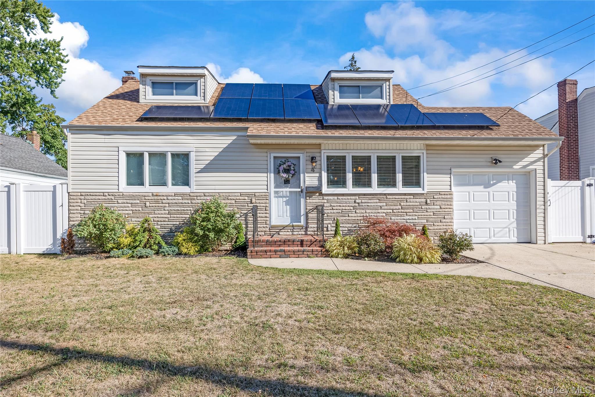 4 Lime Court, West Babylon, NY 11704