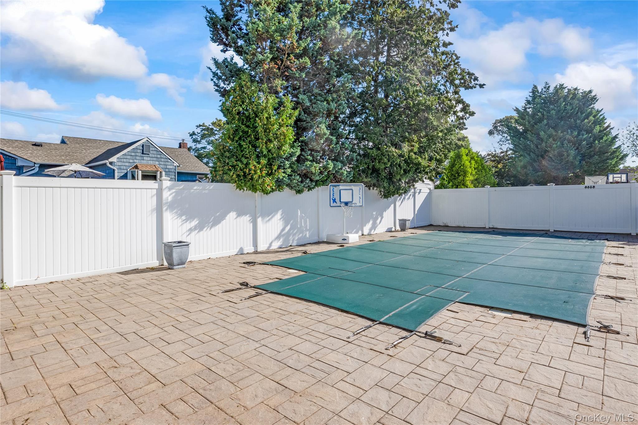 4 Lime Court, West Babylon, NY 11704