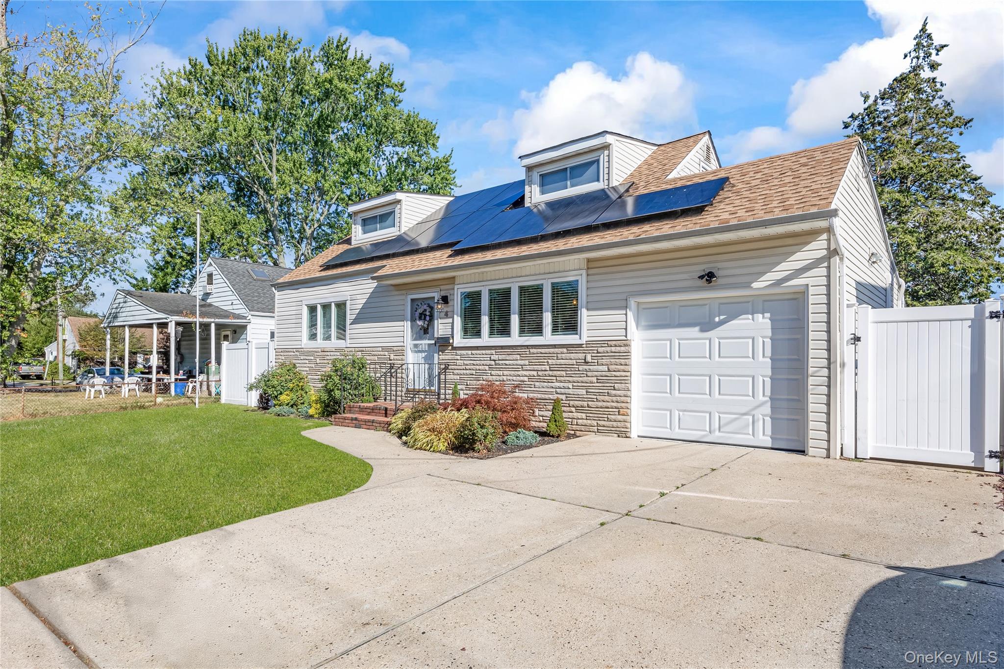 4 Lime Court, West Babylon, NY 11704