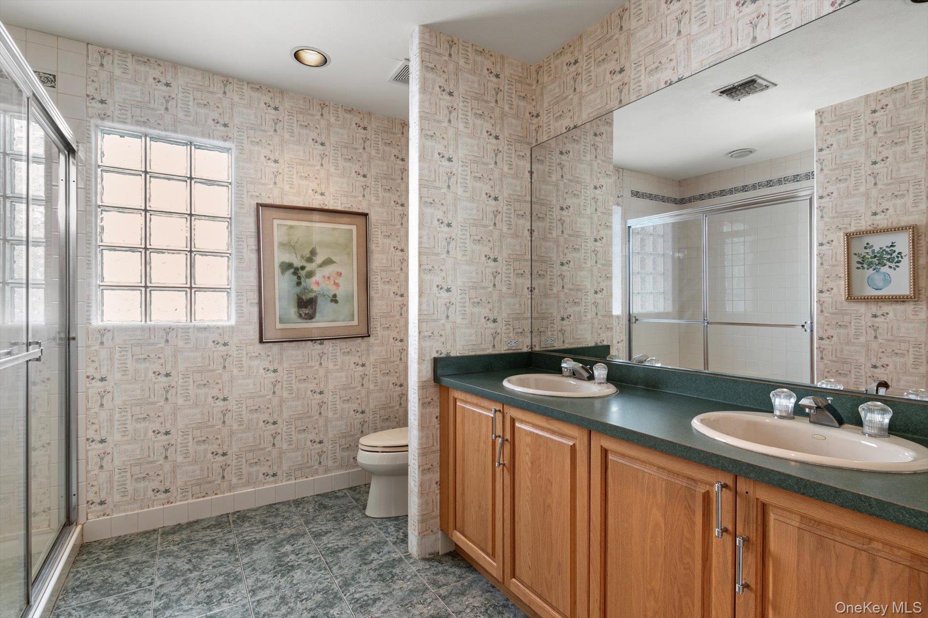 45 Hamlet Drive, Hauppauge, NY 11788