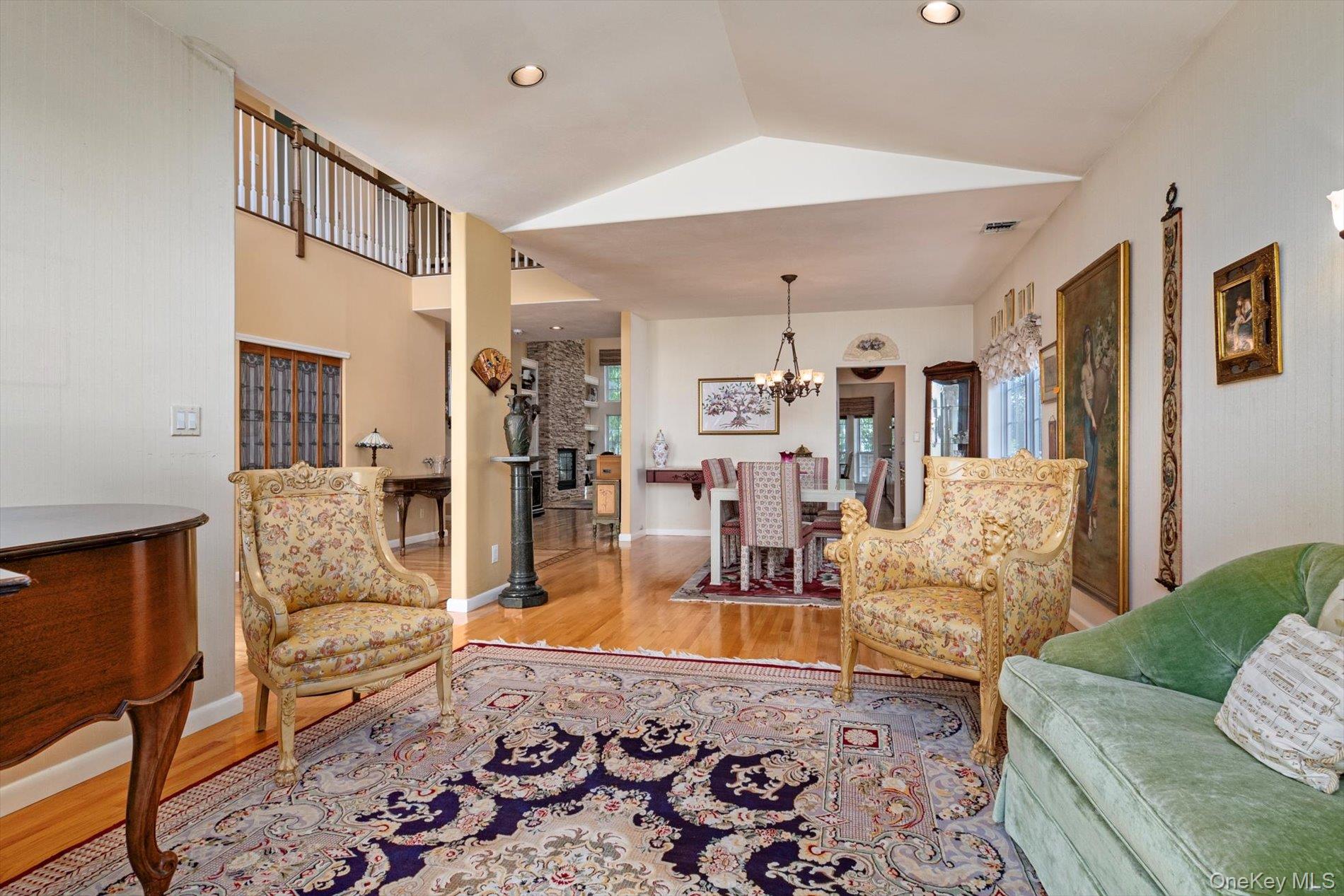 45 Hamlet Drive, Hauppauge, NY 11788