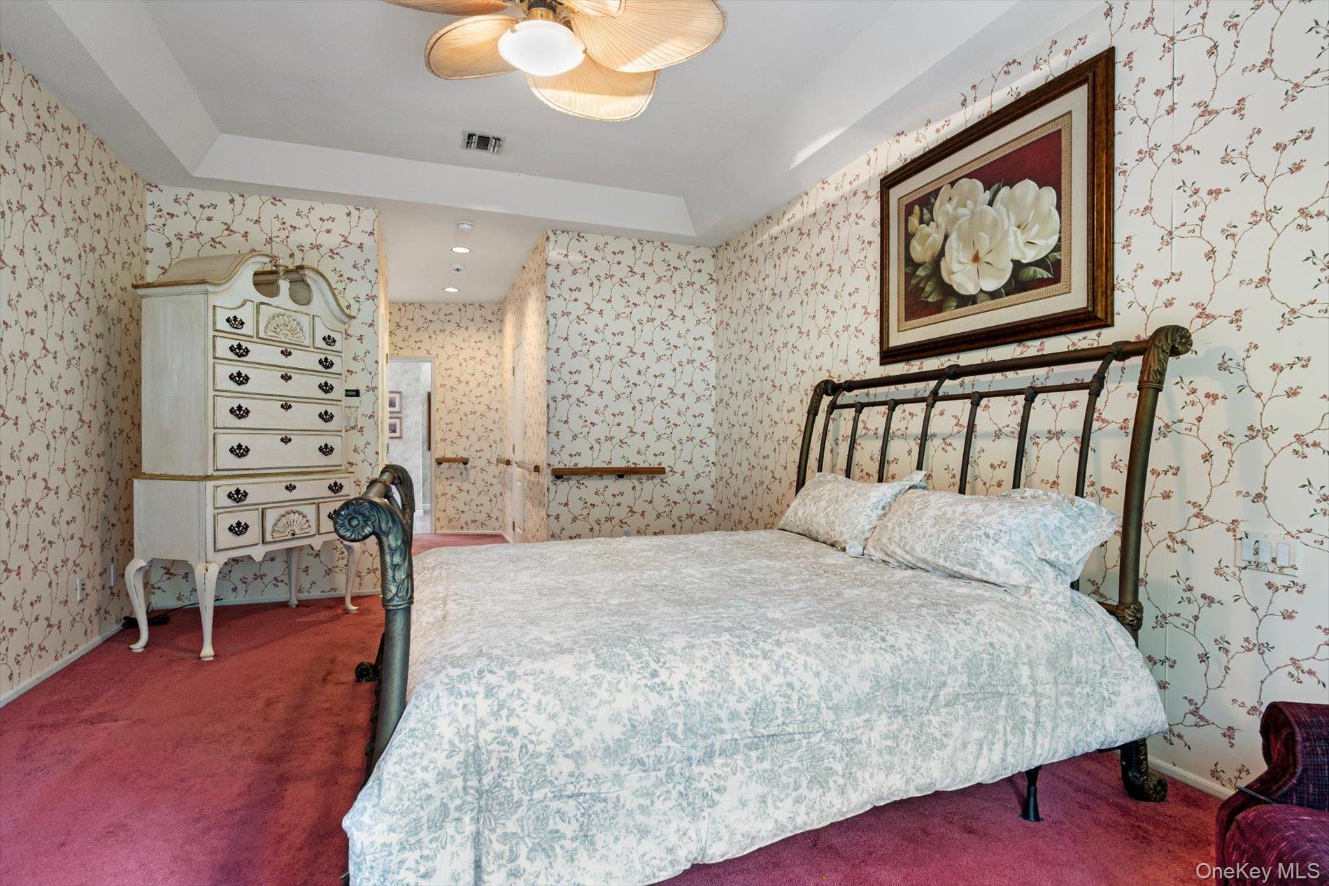 45 Hamlet Drive, Hauppauge, NY 11788