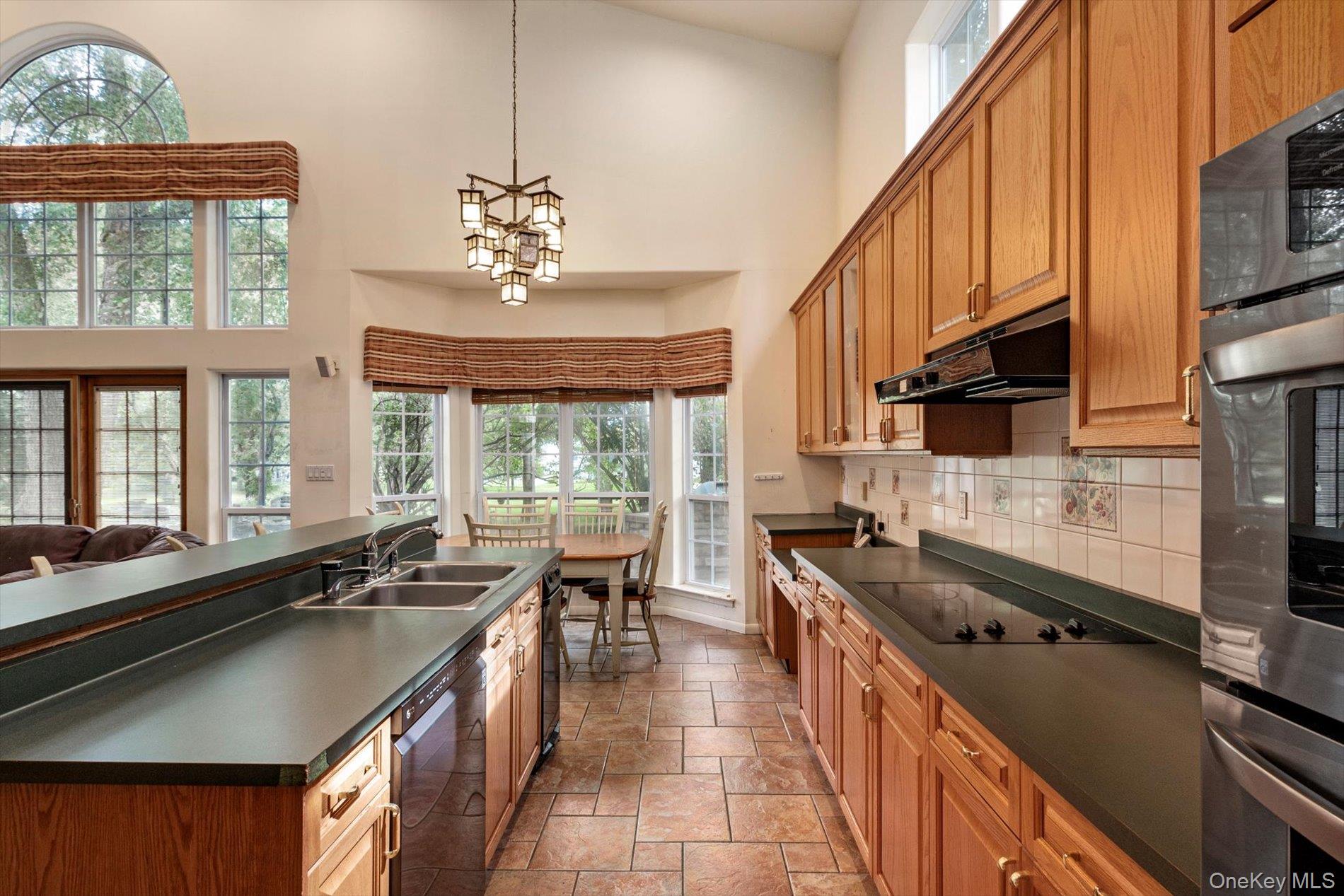 45 Hamlet Drive, Hauppauge, NY 11788