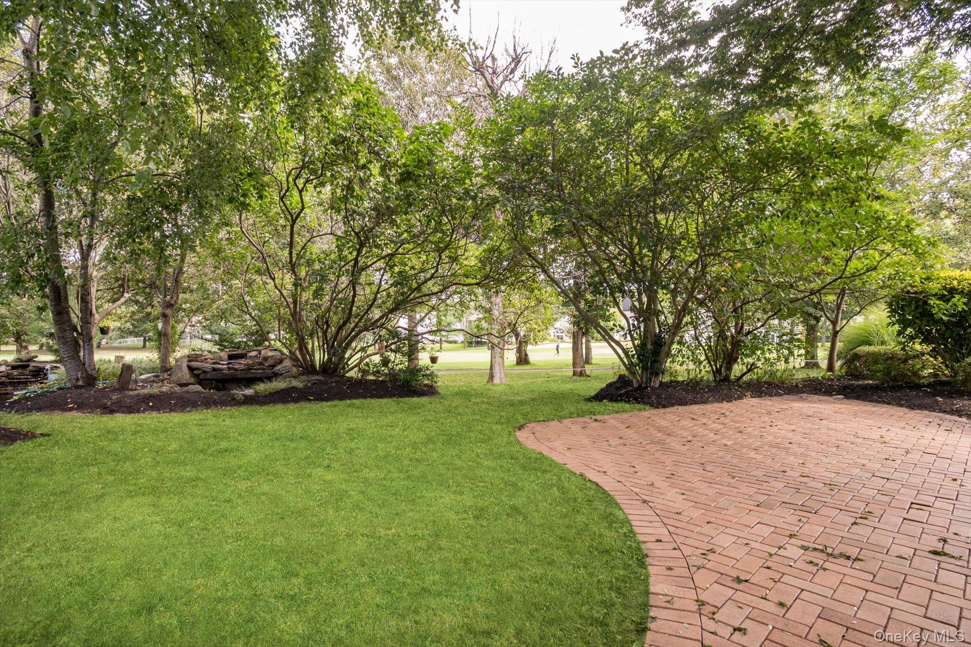 45 Hamlet Drive, Hauppauge, NY 11788