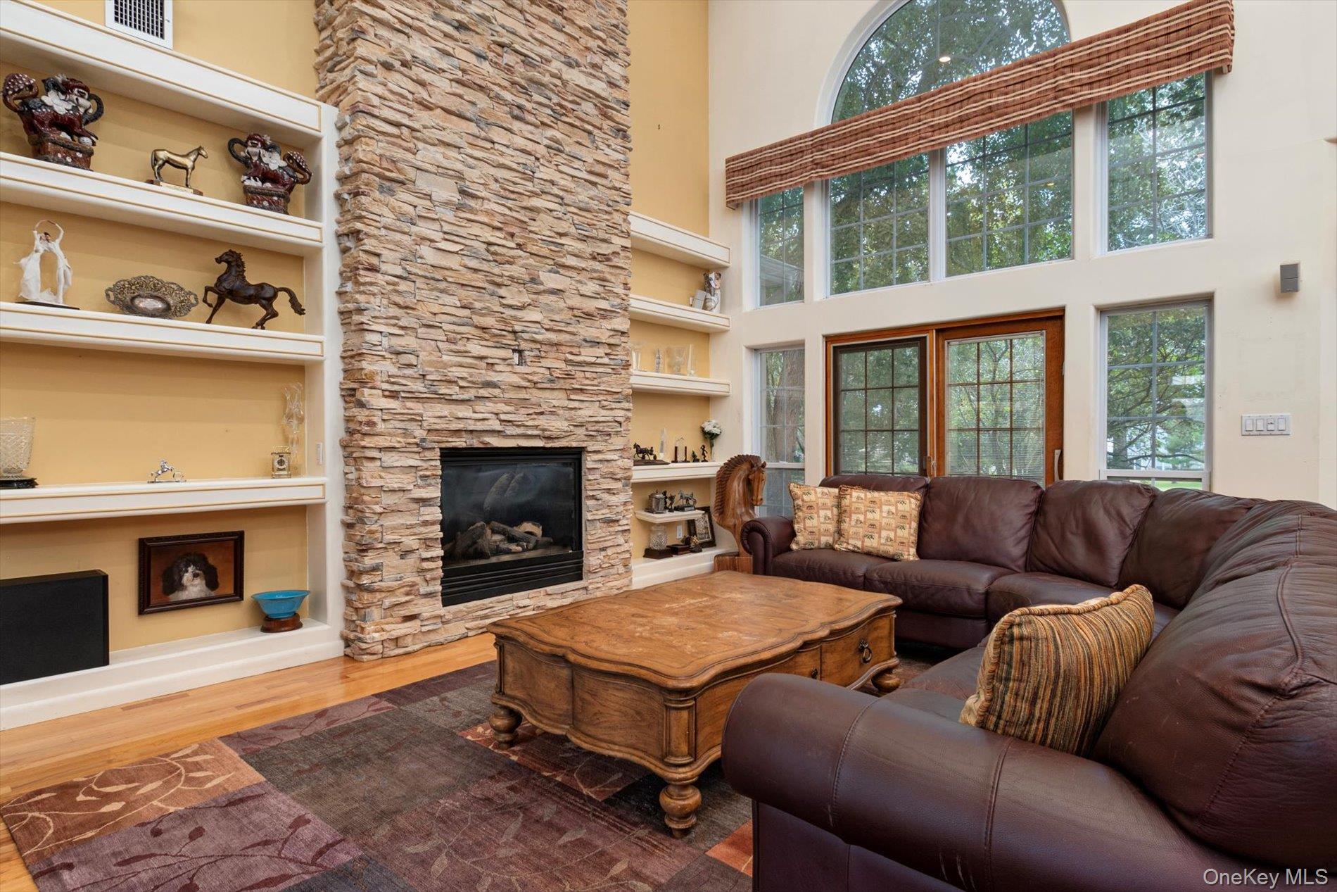 45 Hamlet Drive, Hauppauge, NY 11788