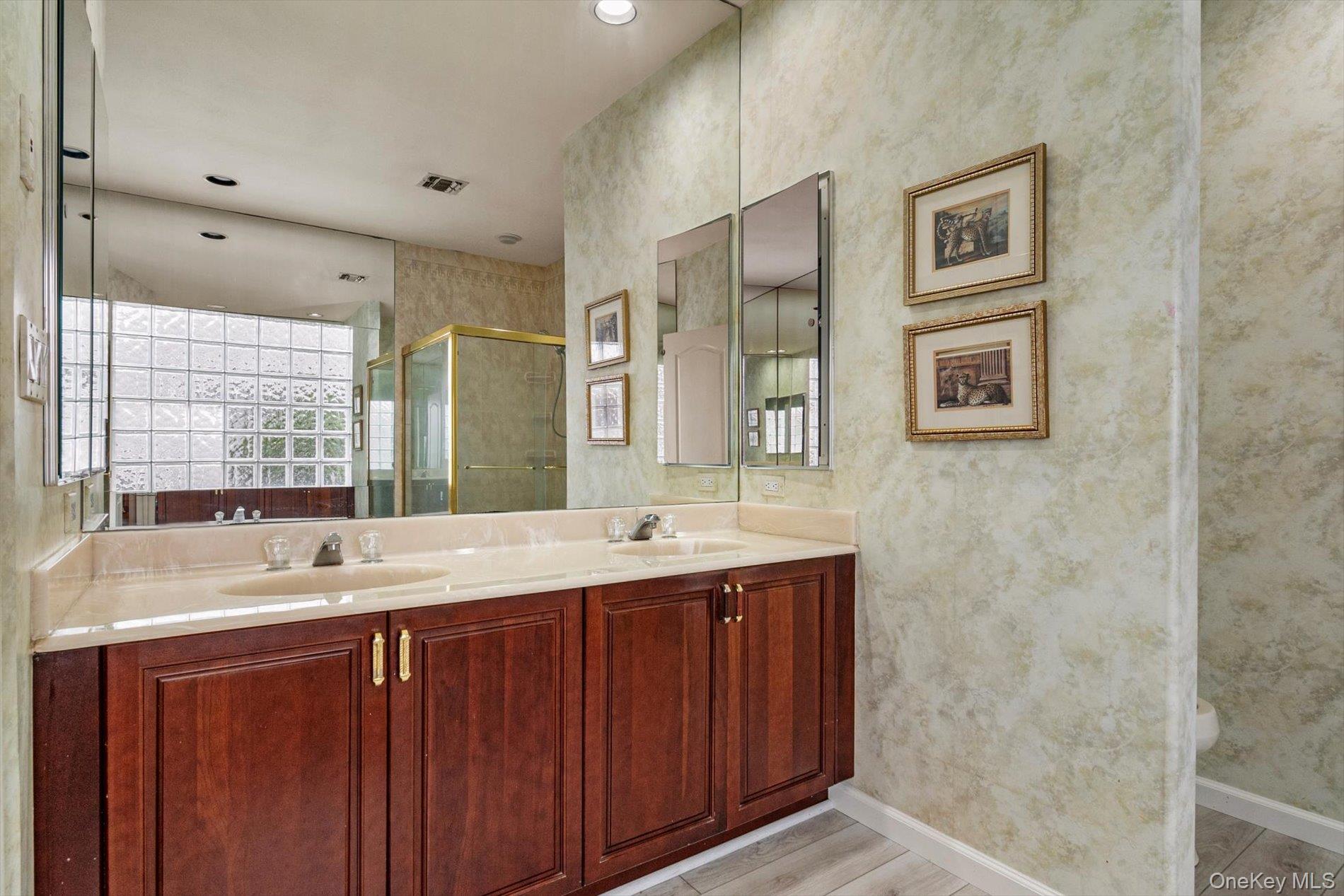 45 Hamlet Drive, Hauppauge, NY 11788