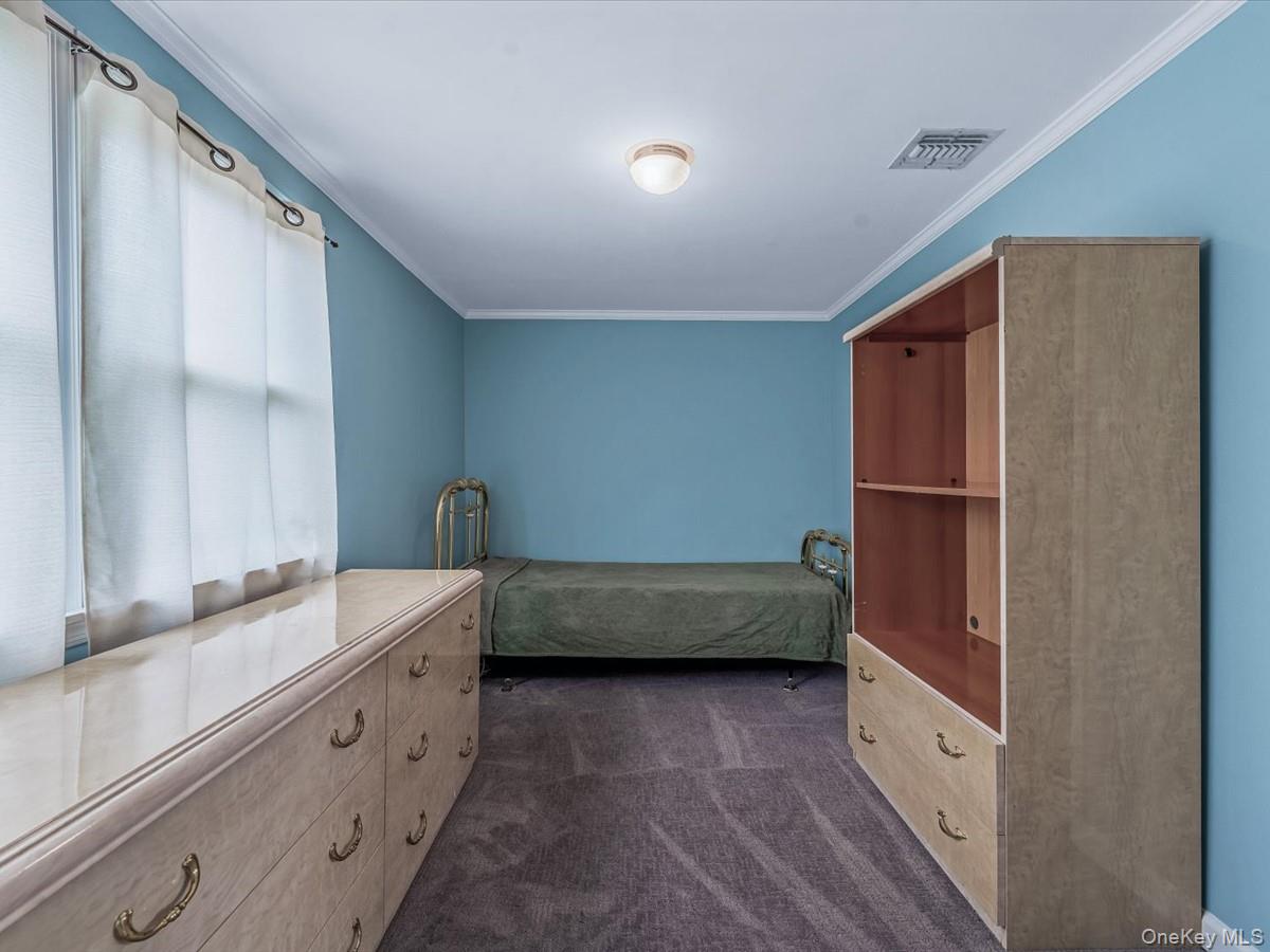 60 Hanrahan Avenue, Farmingville, NY 11738